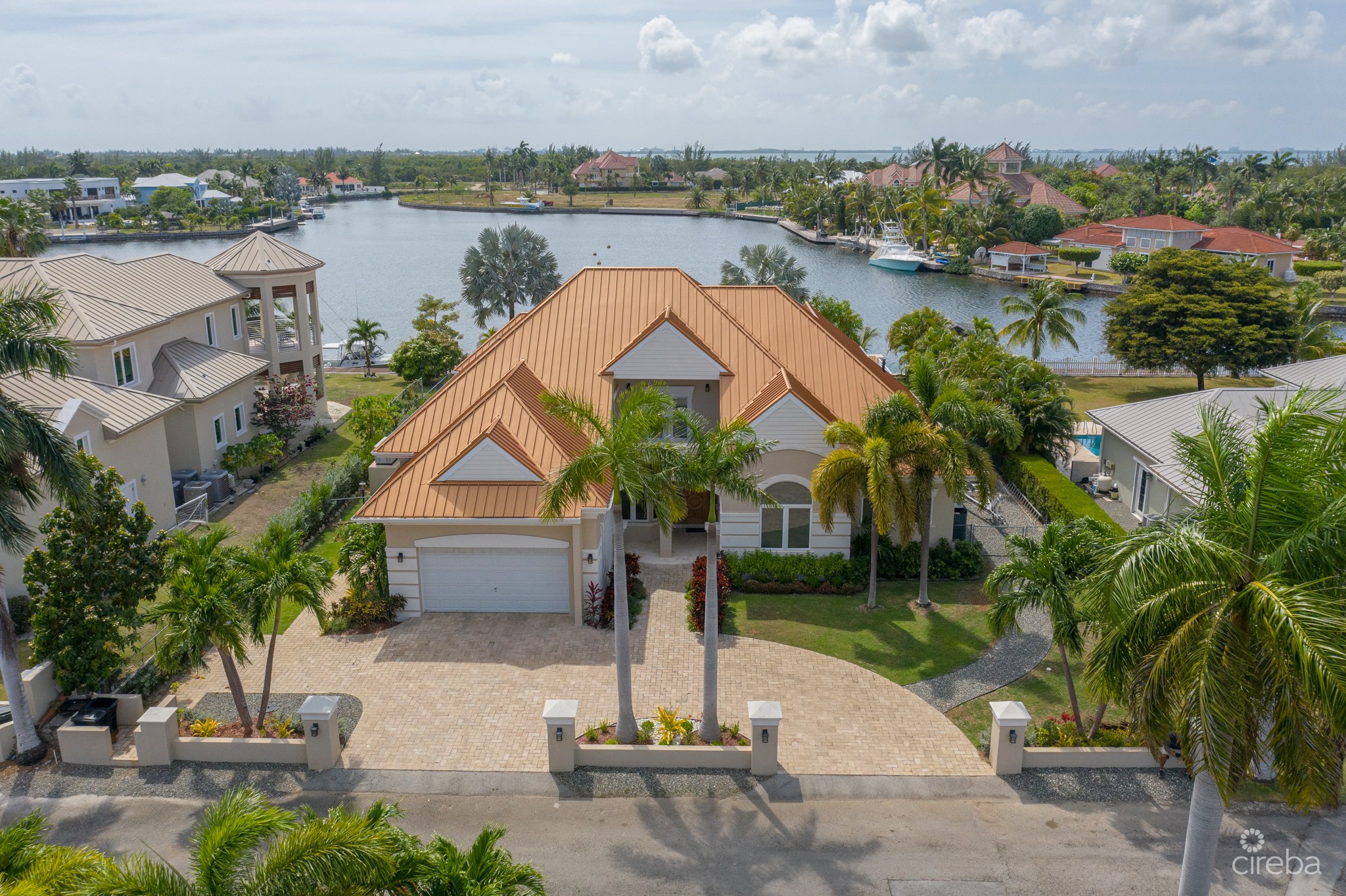 WATERFRONT HOME IN SAIL FISH QUAY – SUNRISE LANDING