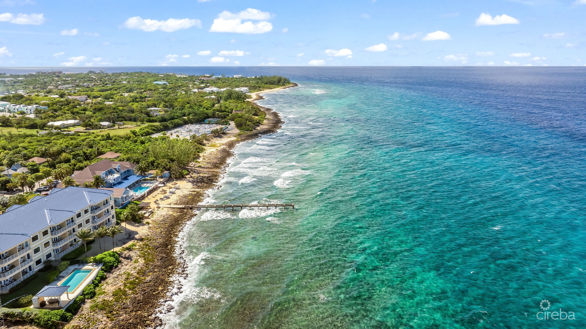 WESTVIEW – PRIME OCEANFRONT 3-BEDROOM RESIDENCE