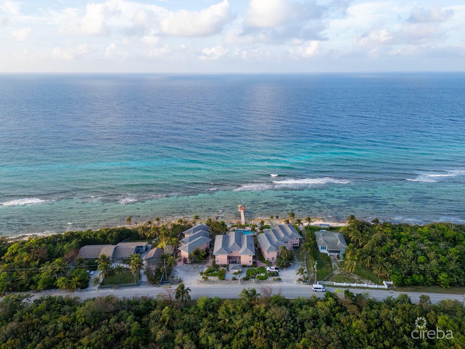SPACIOUS OCEANFRONT CONDO WITH STUNNING VIEWS – NORTHERN LIGHTS #6