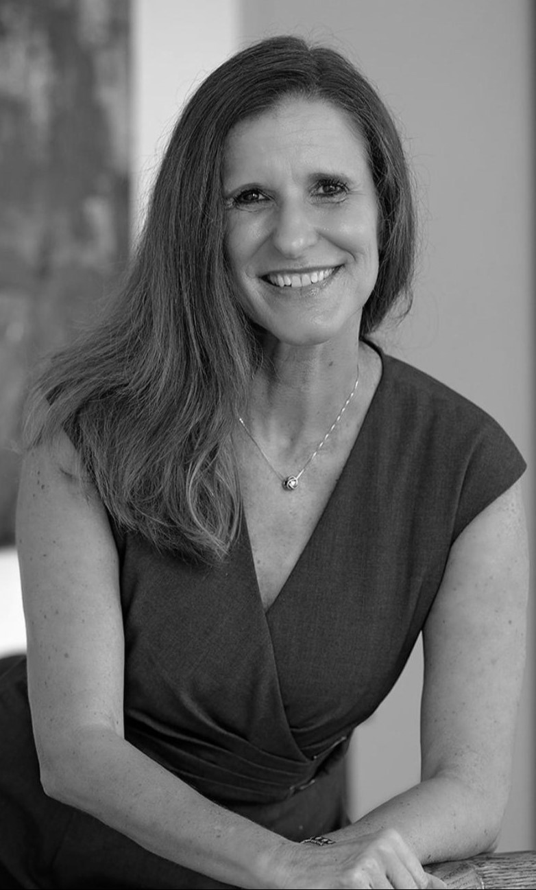 Ana Santos Smith – Sales Agent