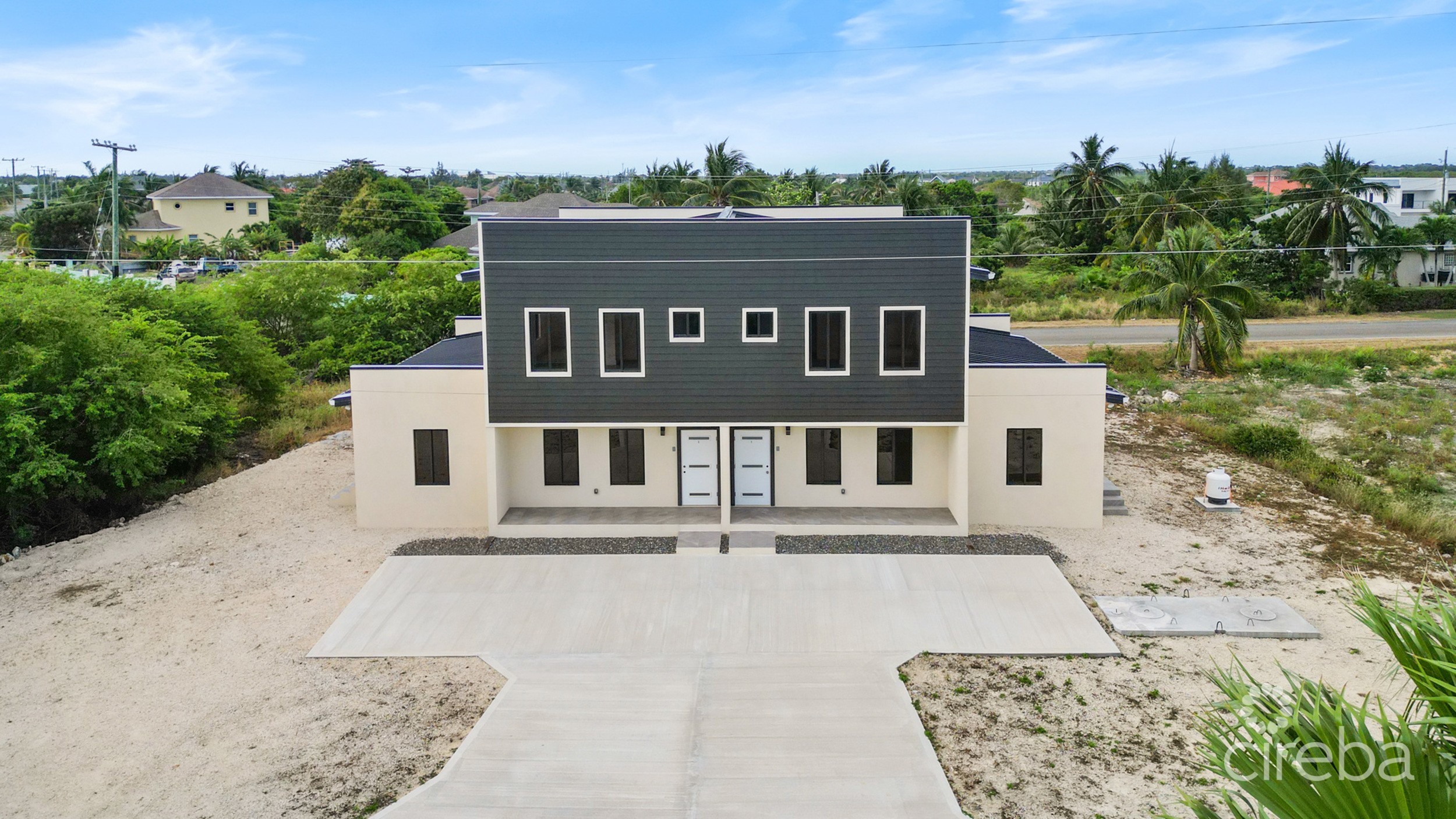 #2 BRAND NEW 3 BED 3.5 BATH DUPLEX –  LOOKOUT GARDENS