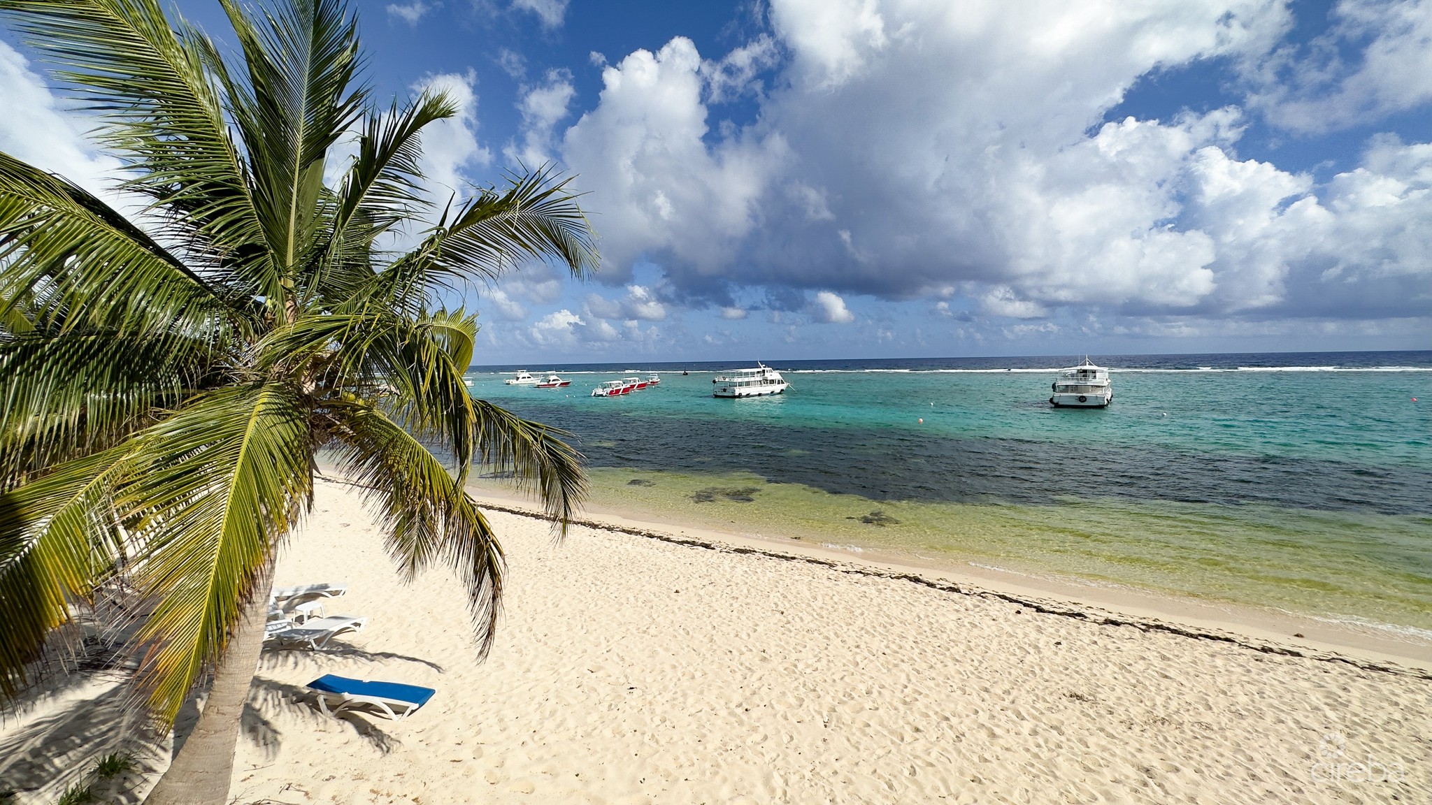 EMERALD BEACH CLUB