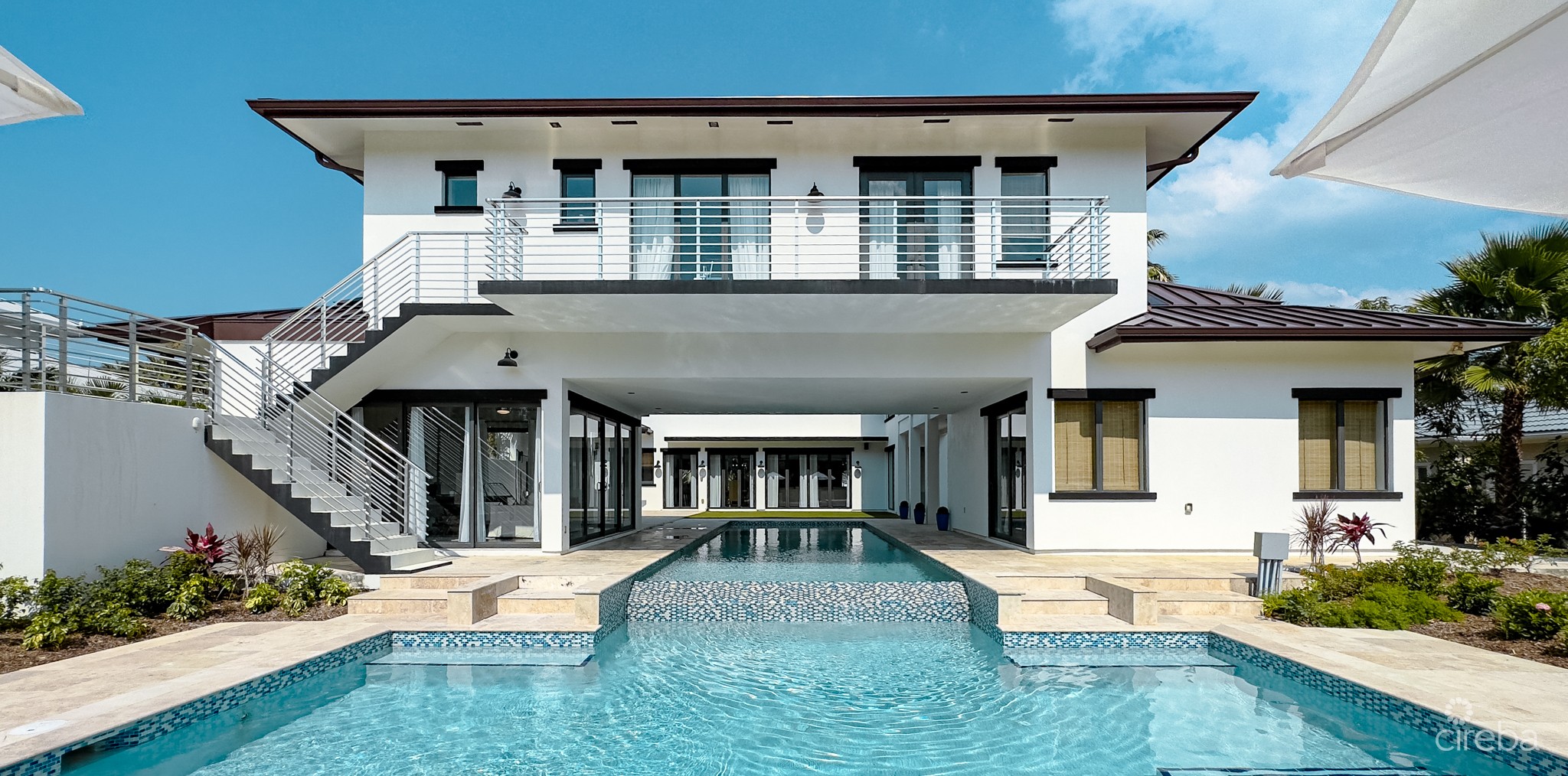 LUXURY HOME – THE AVE SOUTH SOUND