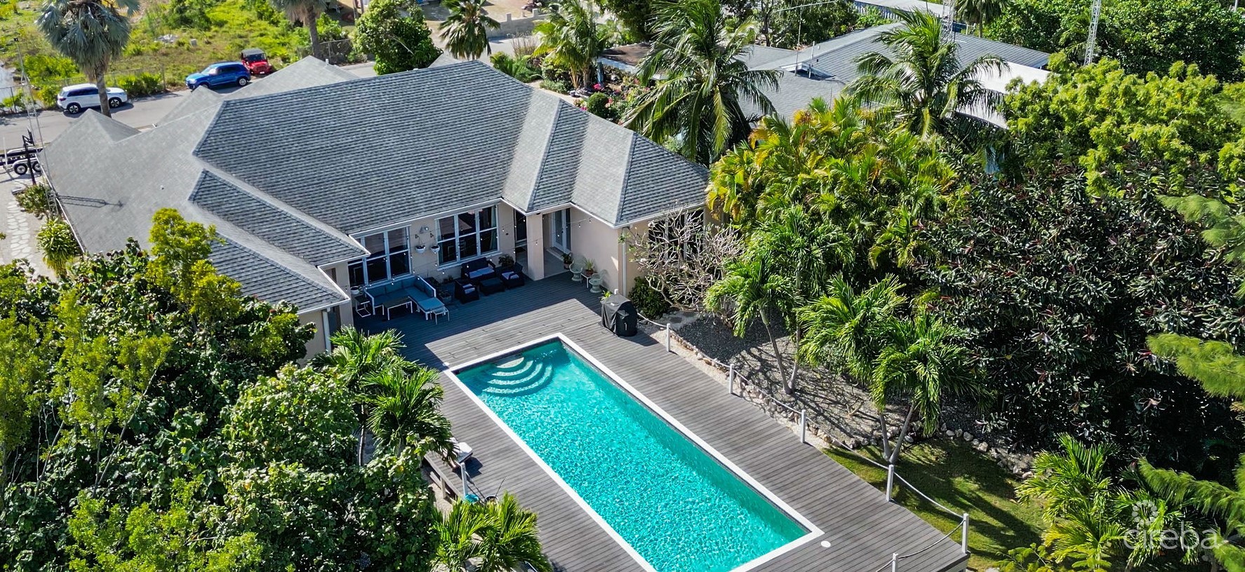 4,465 SF CANAL FRONT DUPLEX WITH POOL  –  188 ABBEY WAY