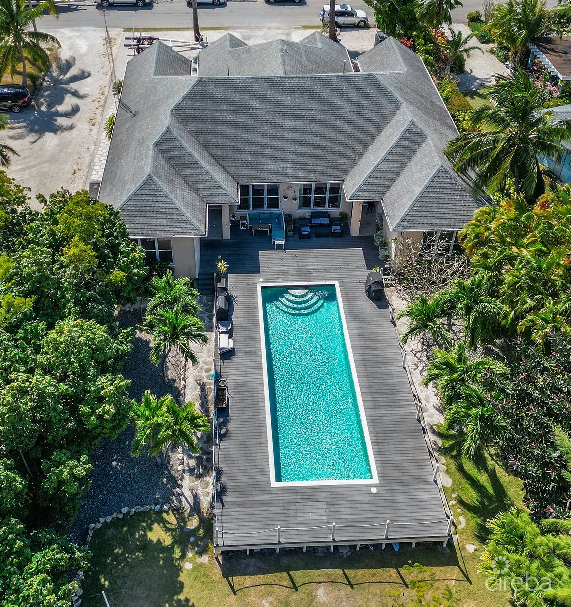 4 BEDROOM  CANAL FRONT DUPLEX WITH POOL – 188 ABBEY WAY UNIT 1