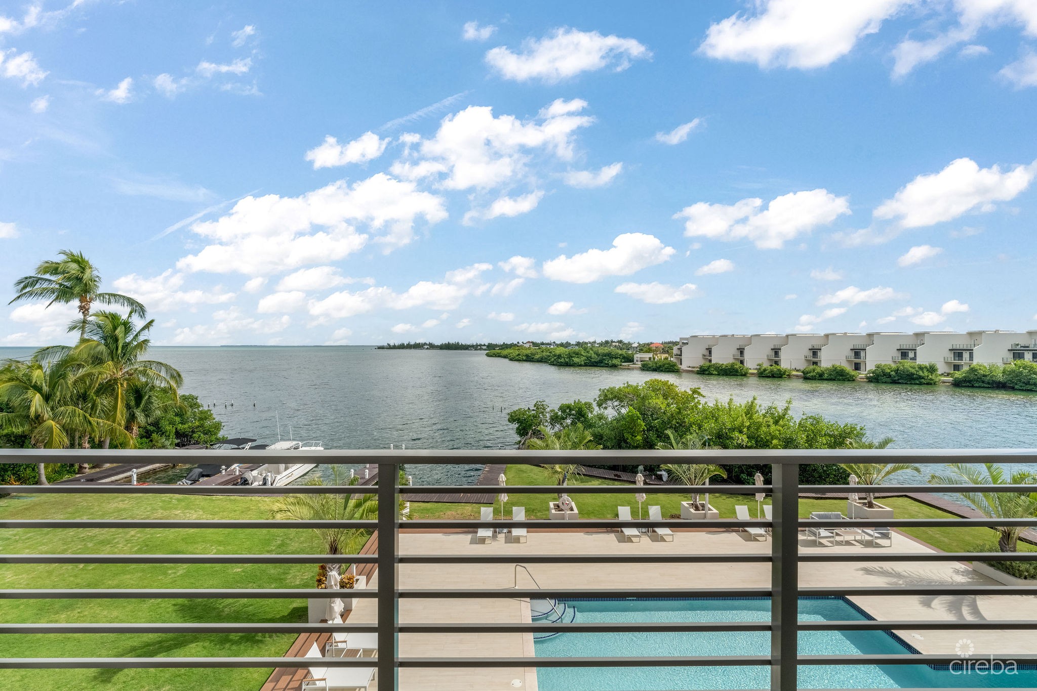 OCEAN CREST |  4 – BED OCEANFRONT + GARAGE / DOCK