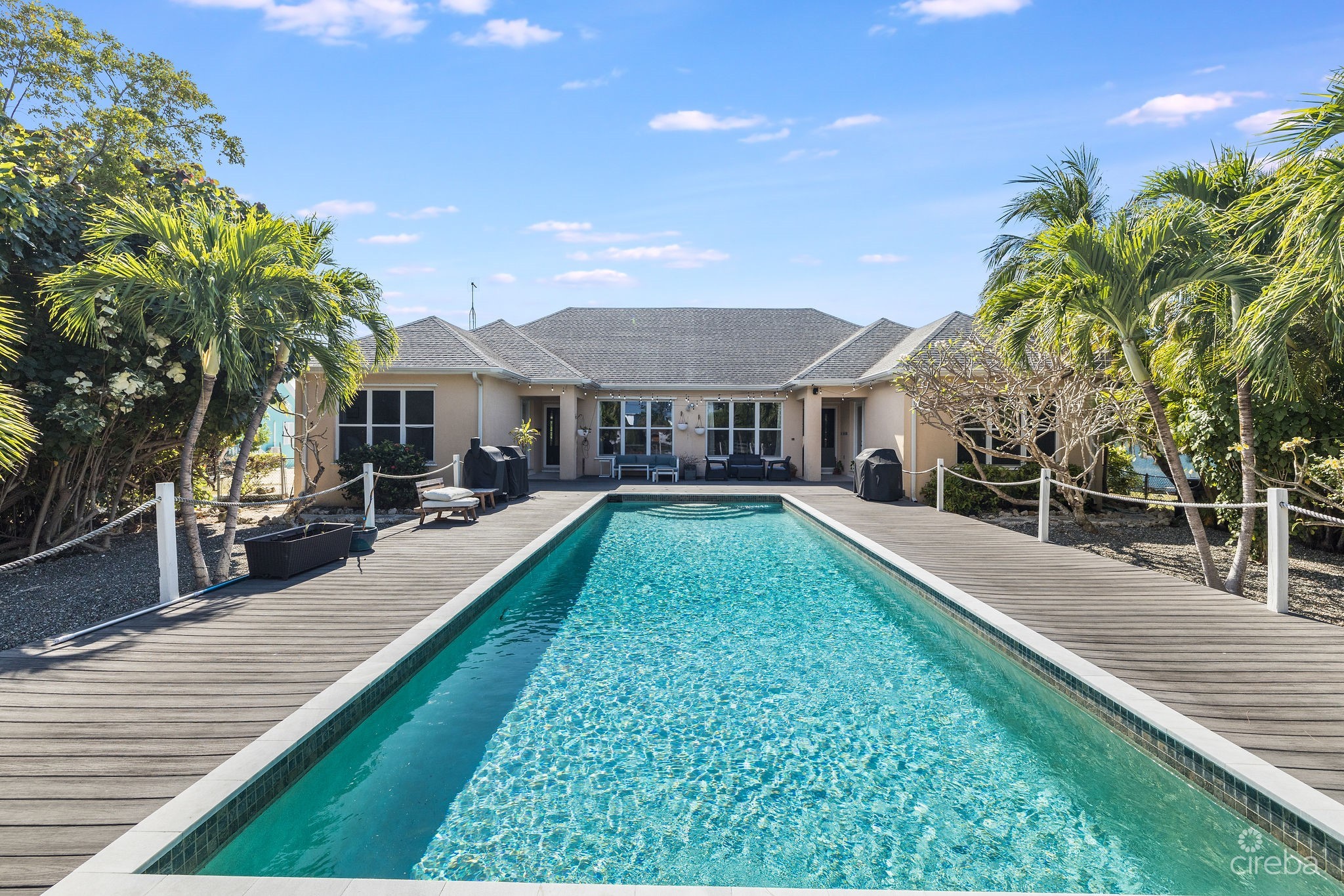 3 BEDROOM CANAL FRONT DUPLEX WITH POOL – 188 ABBEY WAY – UNIT 2