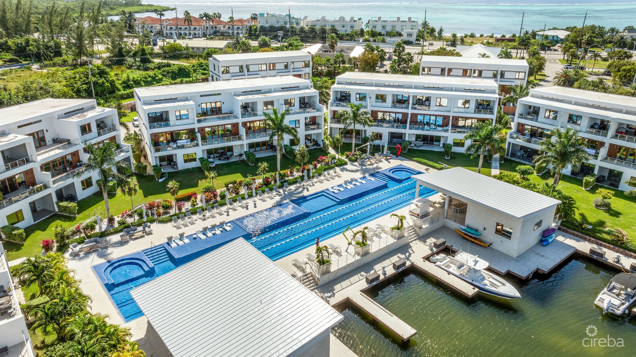 CANAL VIEW BEAUTIFUL ARVIA 3 BED WITH BOAT DOCK