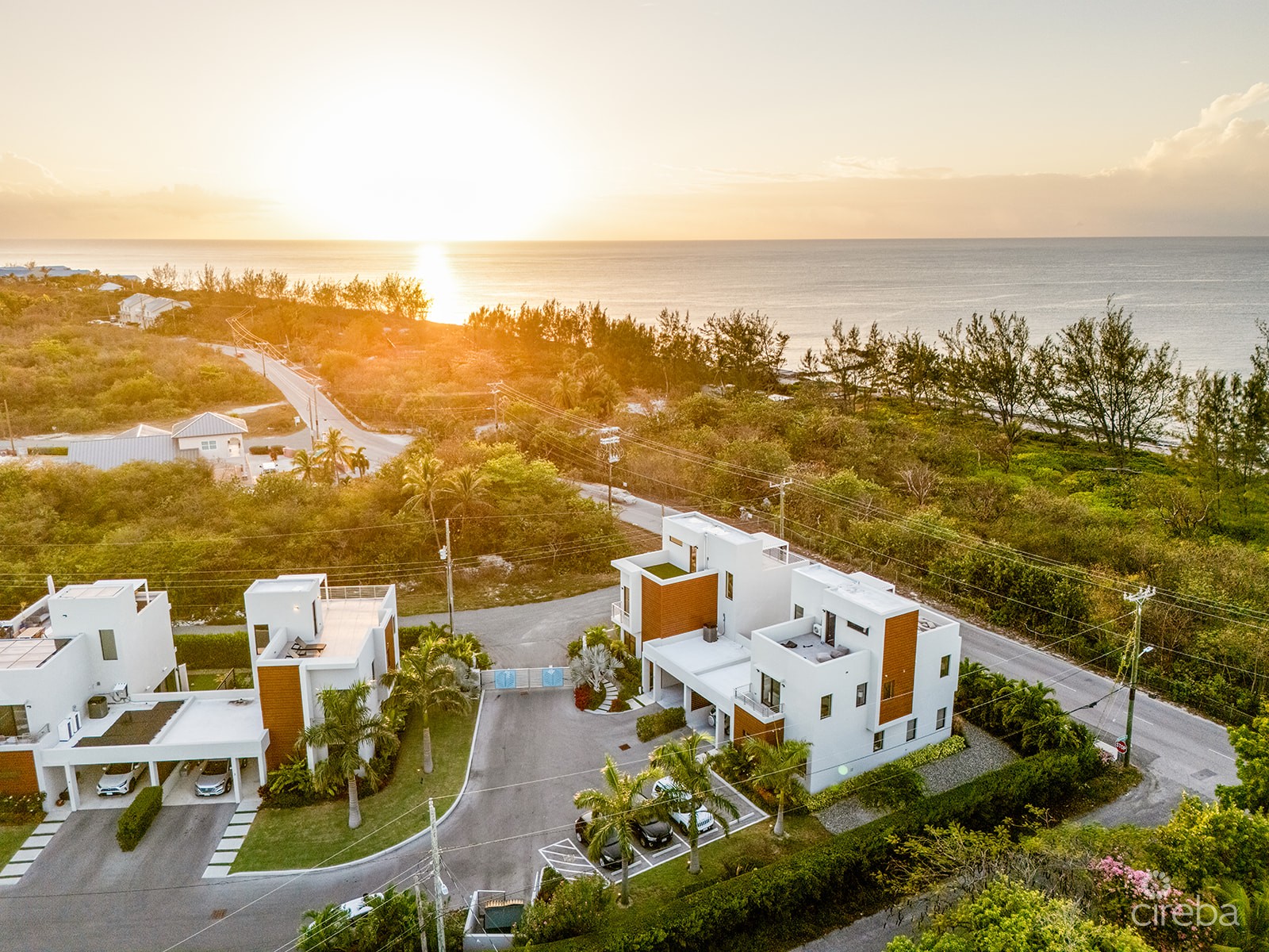 4BR FAMILY HOME W/SEA VIEWS –  BLUE PALMS #2