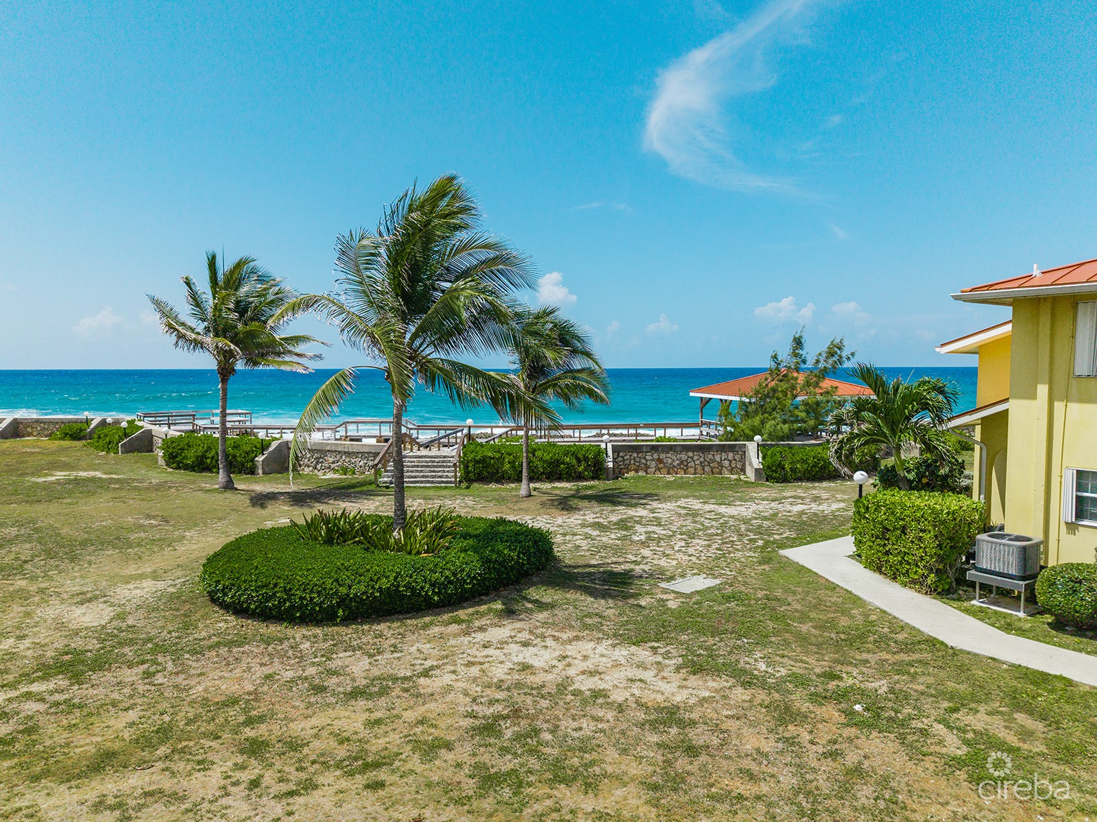 OCEAN CLUB -SPACIOUS 2B/2B WITH OCEAN VIEWS