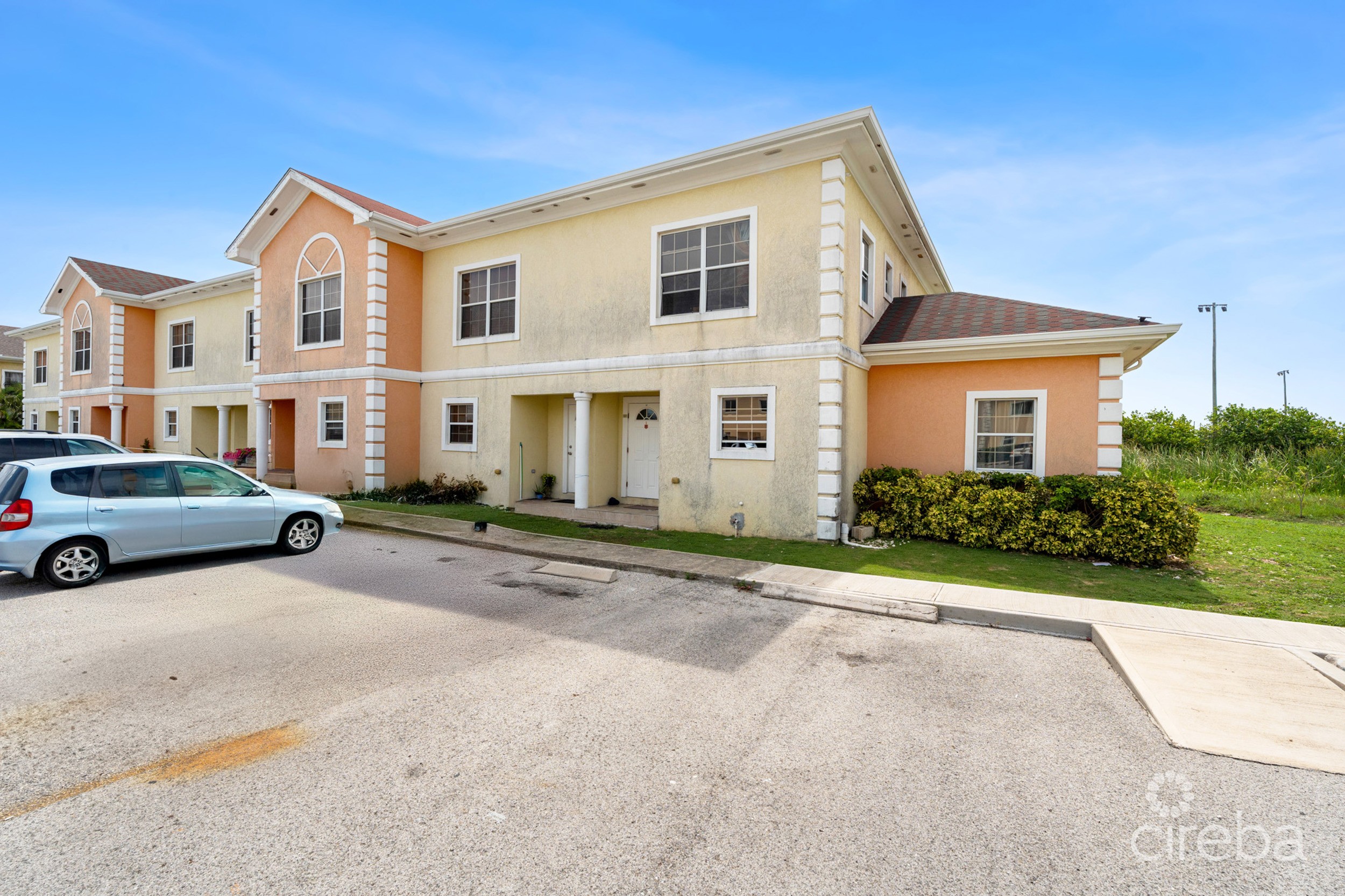 SCHOLARS RETREAT 3-BED END UNIT