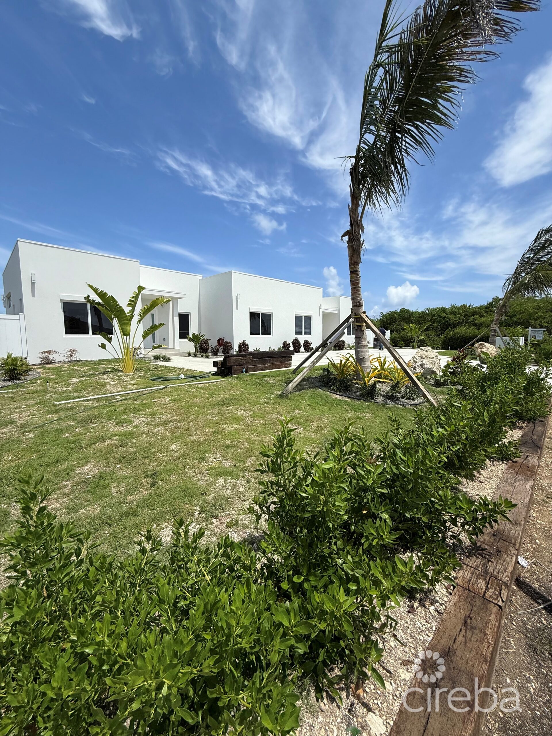 BODDEN TOWN DUPLEX – LOOKOUT GARDENS
