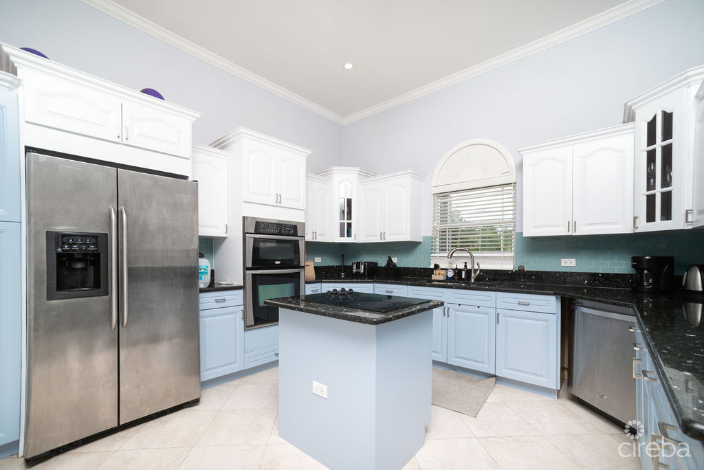 CANAL FRONT – FAMILY HOME SAVANNAH