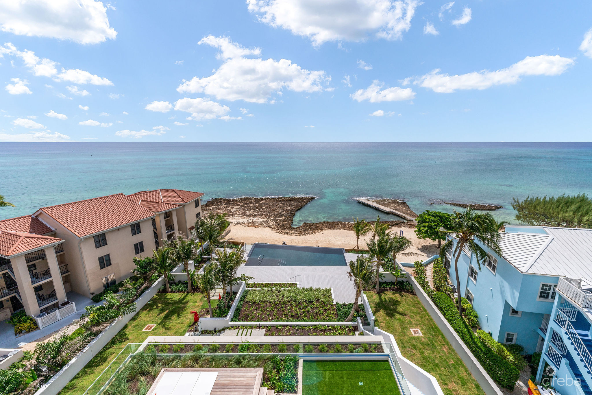 AQUA – BEACHFRONT RESIDENCE #5, SEVEN MILE BEACH