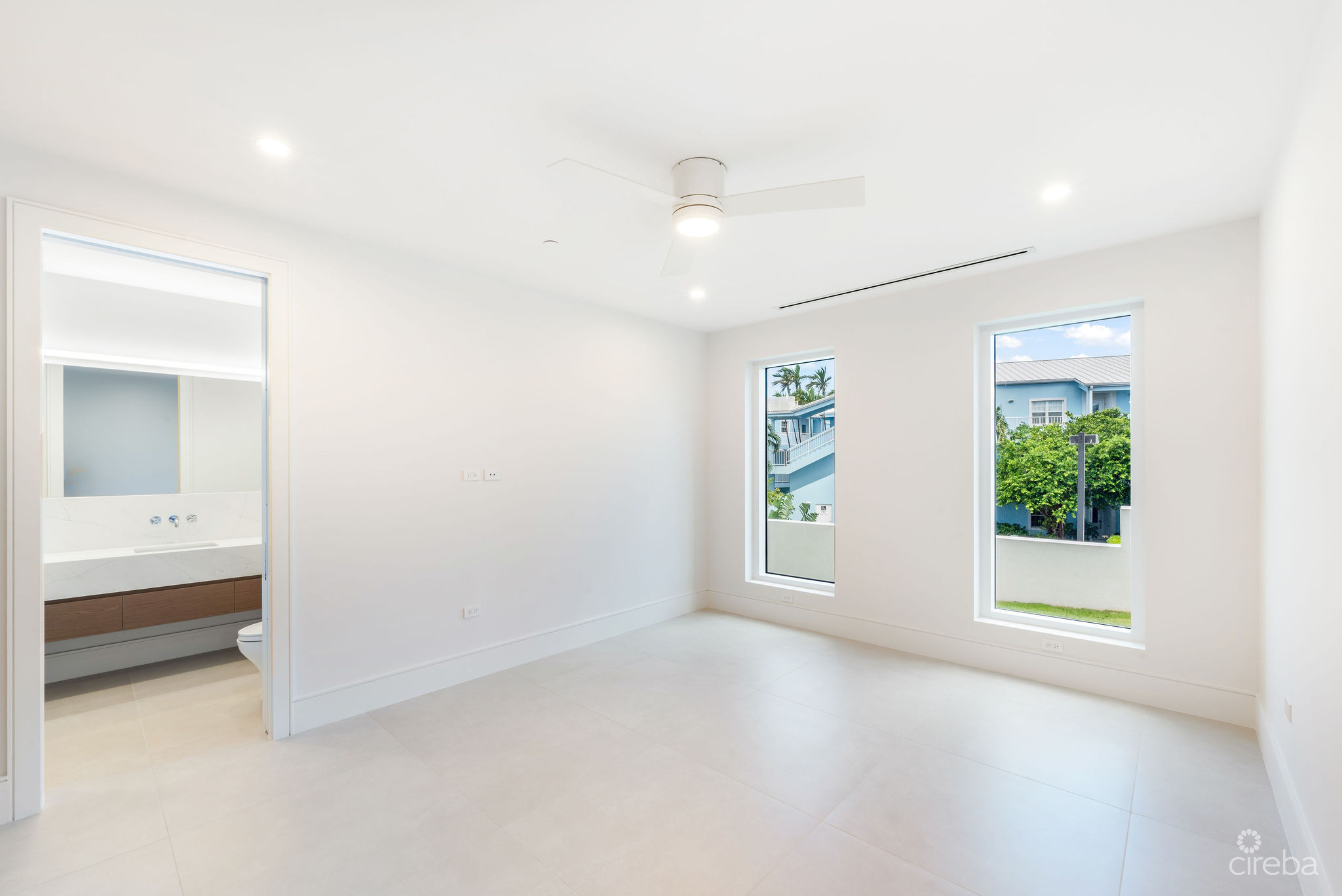 AQUA 1 – LUXURY CONDO ON SEVEN MILE BEACH