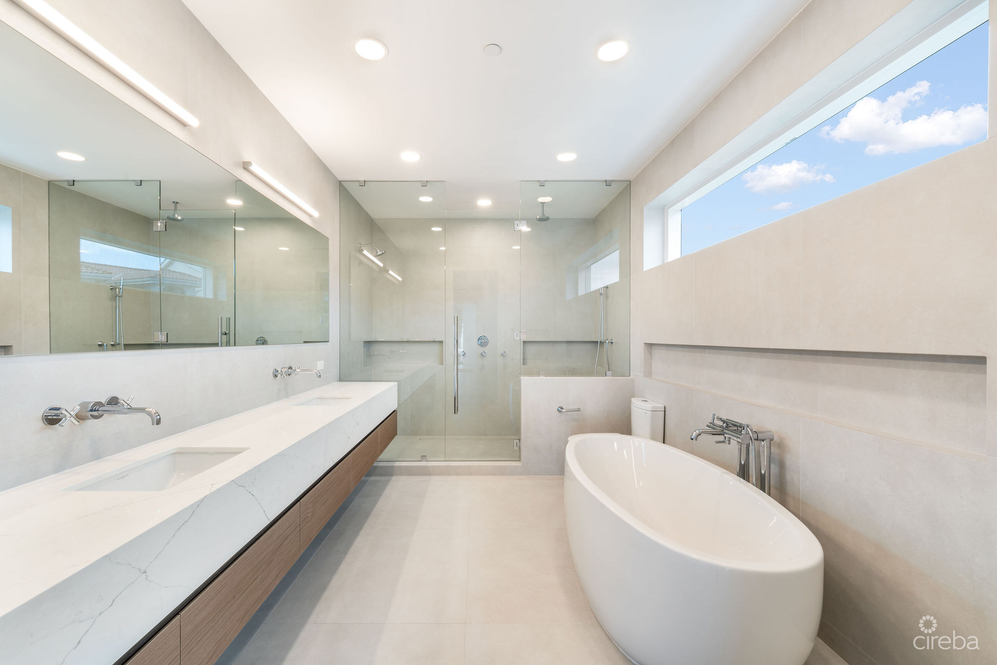 AQUA 1 – LUXURY CONDO ON SEVEN MILE BEACH