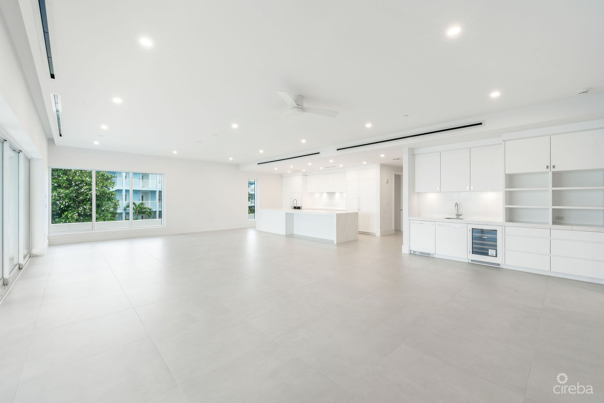 AQUA 1 – LUXURY CONDO ON SEVEN MILE BEACH