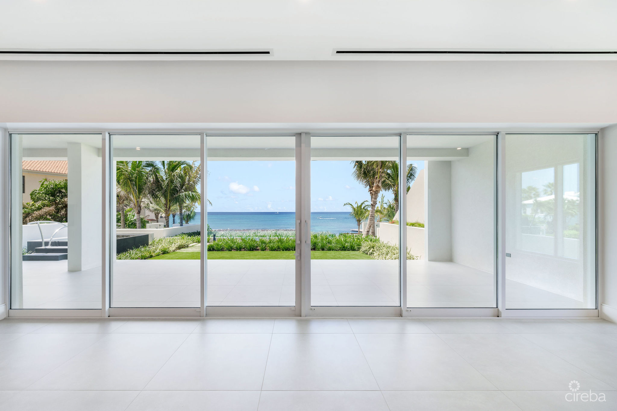 AQUA 1 – LUXURY CONDO ON SEVEN MILE BEACH