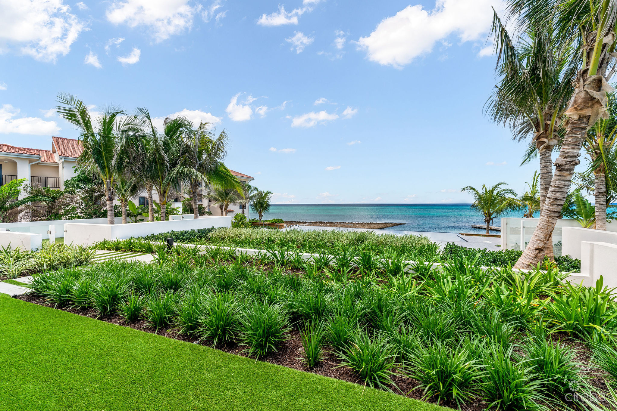 AQUA 1 – LUXURY CONDO ON SEVEN MILE BEACH