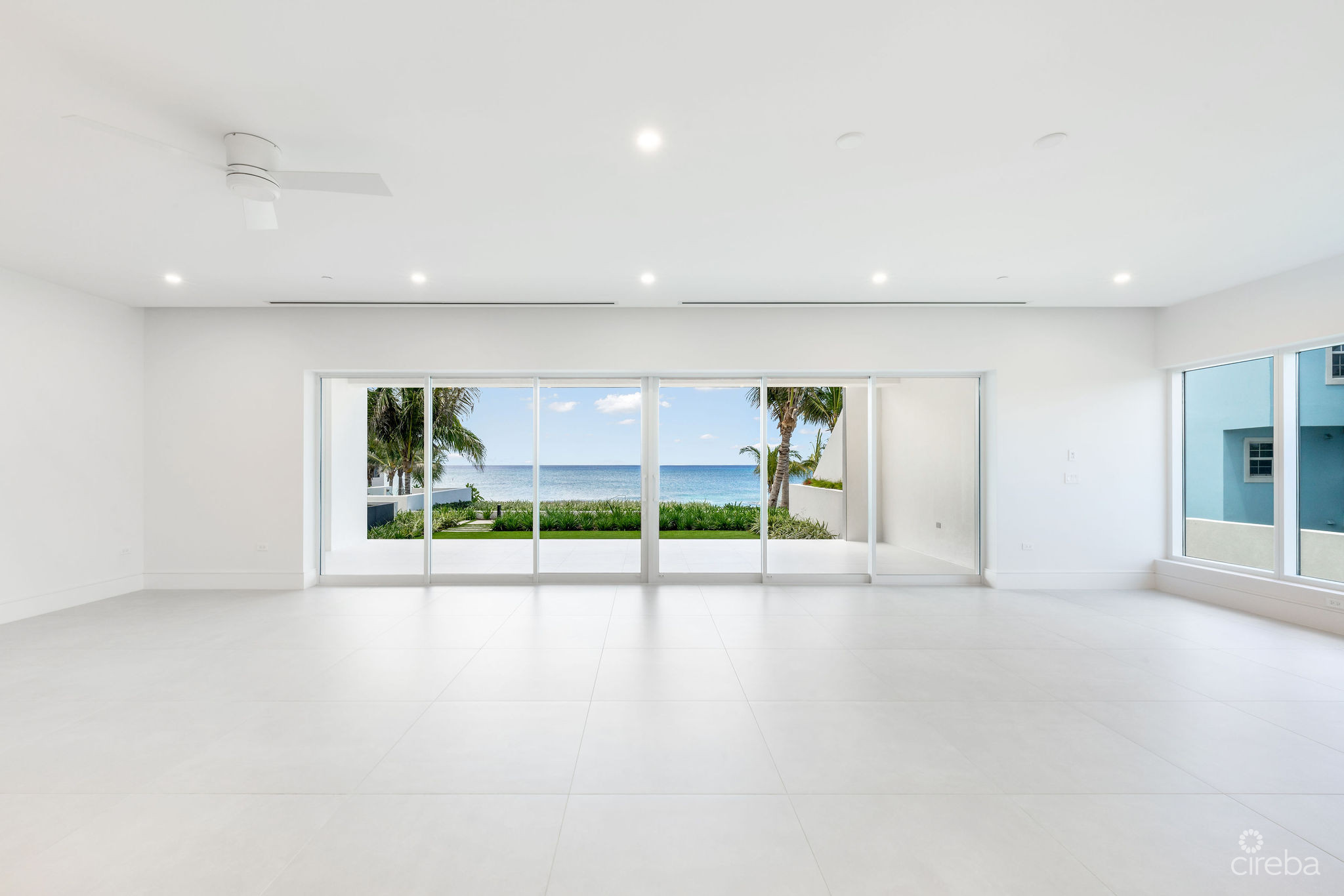 AQUA 1 – LUXURY CONDO ON SEVEN MILE BEACH