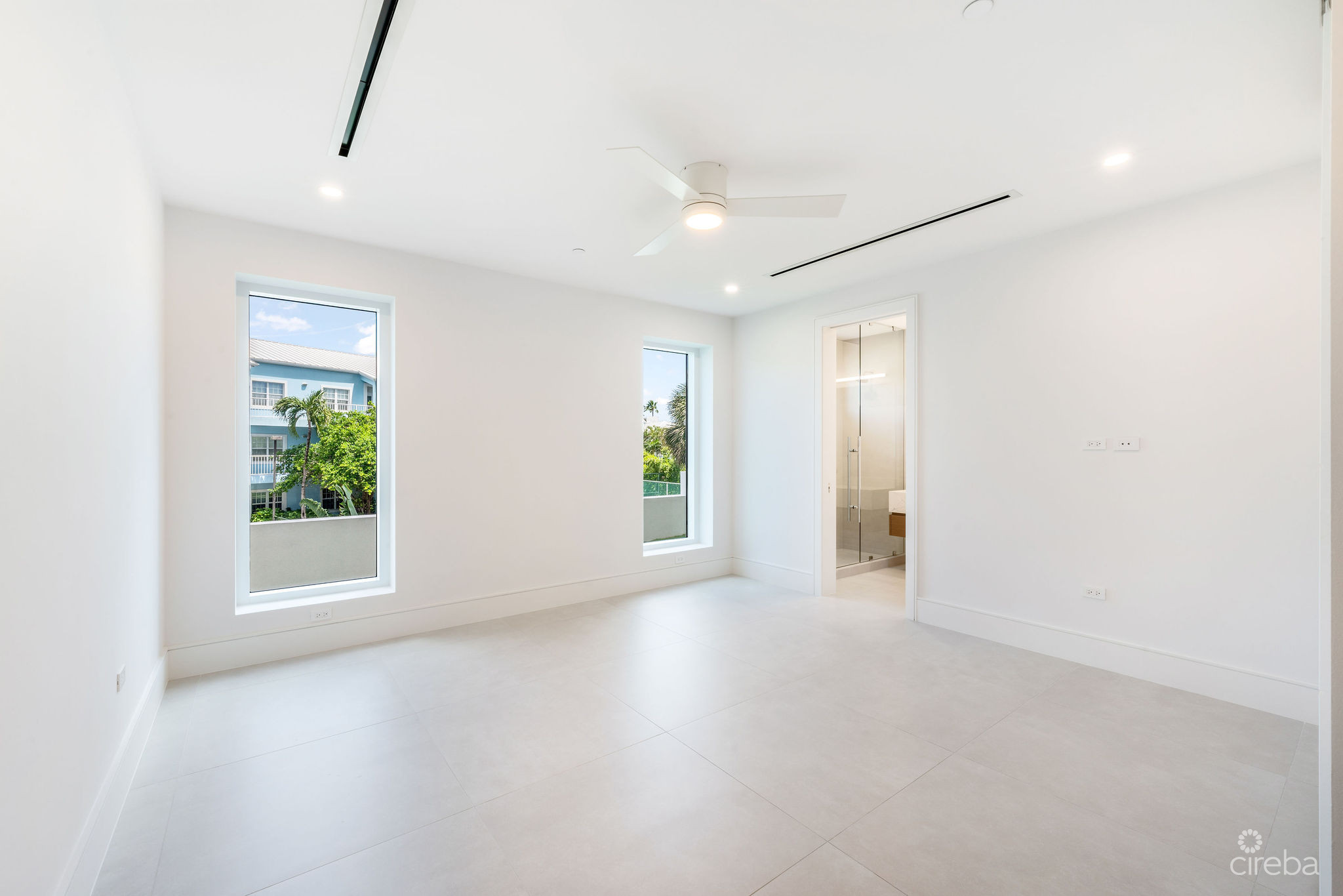 AQUA 1 – LUXURY CONDO ON SEVEN MILE BEACH