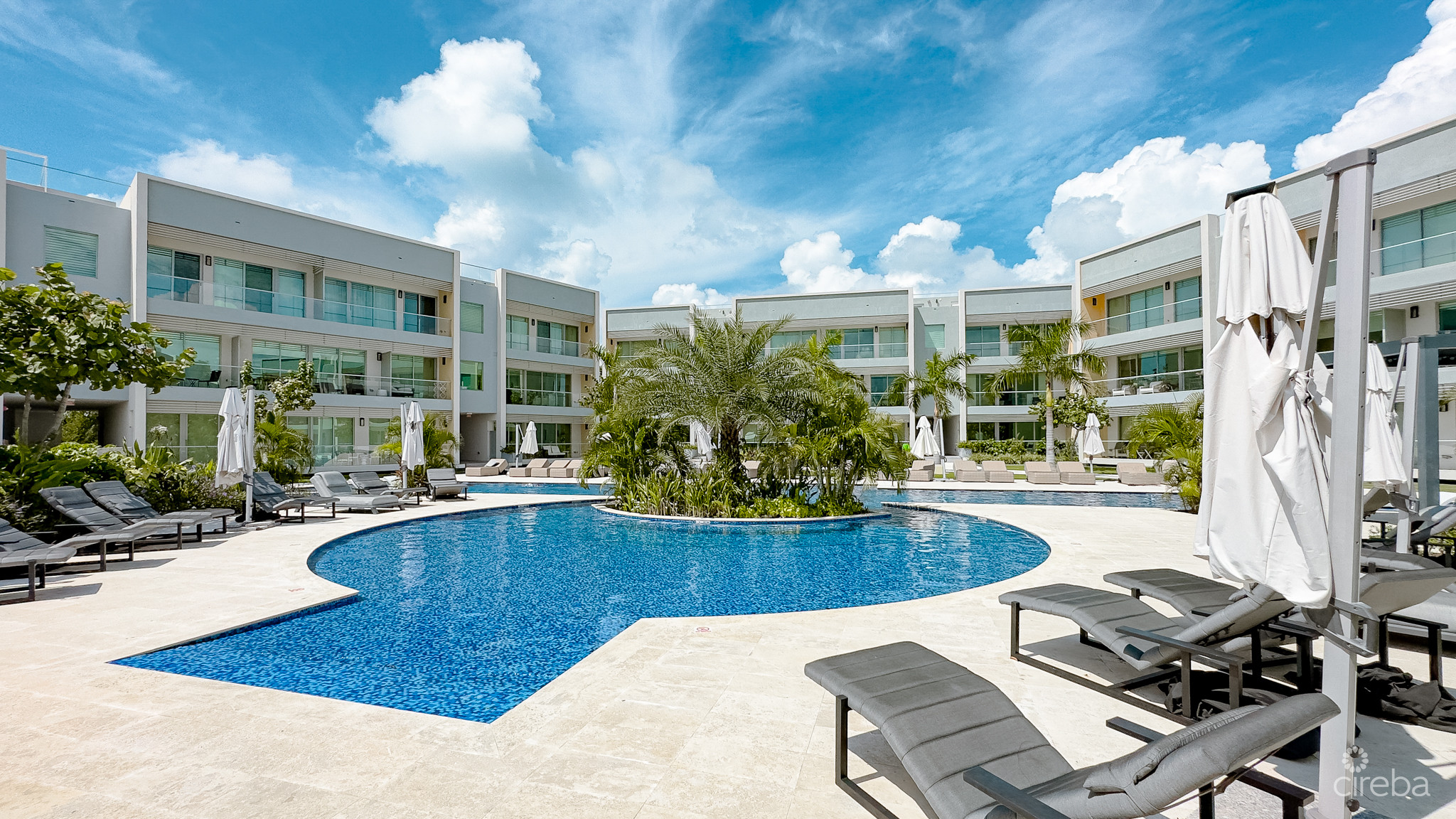 ONE CANAL POINT – SEVEN MILE BEACH