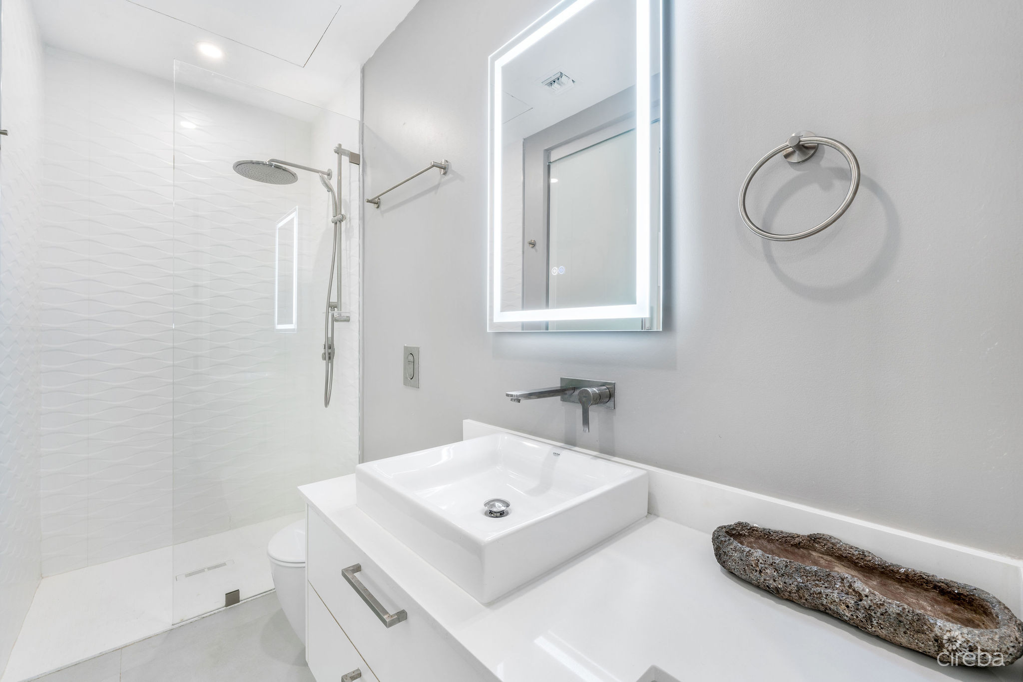 HARBOUR WALK RESIDENCES | CHIC 1-BED