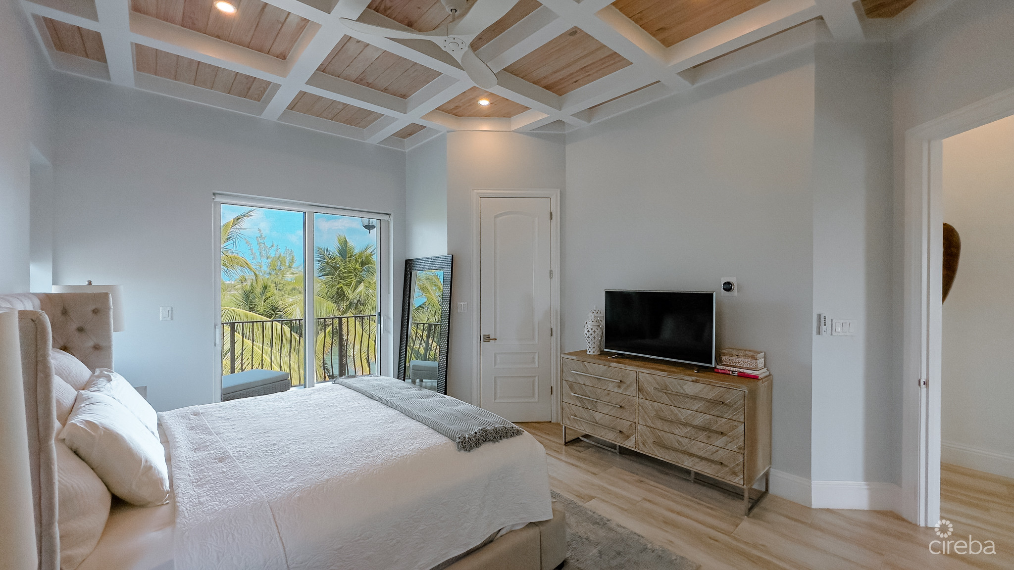 TURNBERRY VILLAS, CRYSTAL HARBOUR