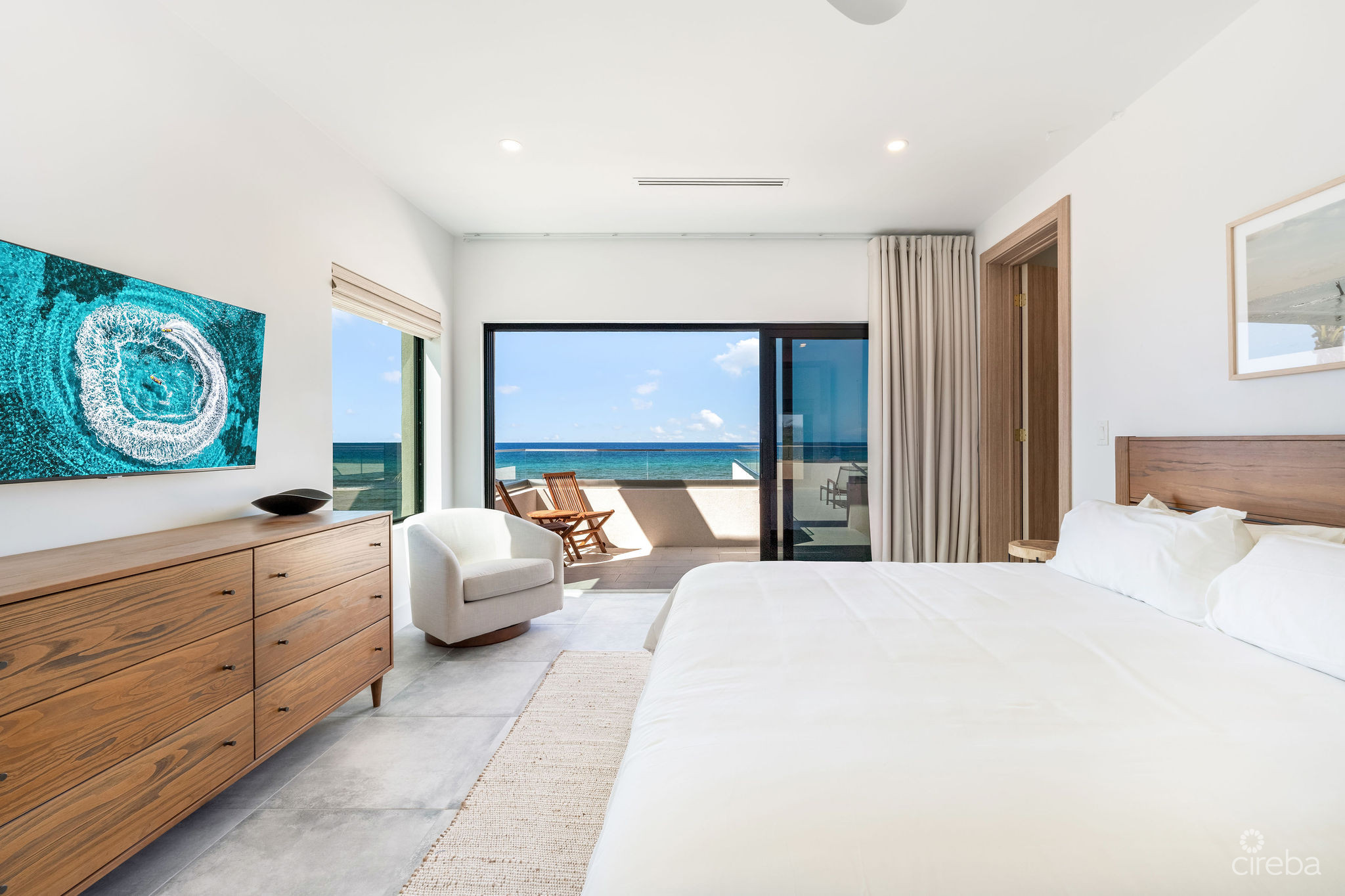 HALCYON POINT – EXPERIENCE  LUXURY FIRSTHAND