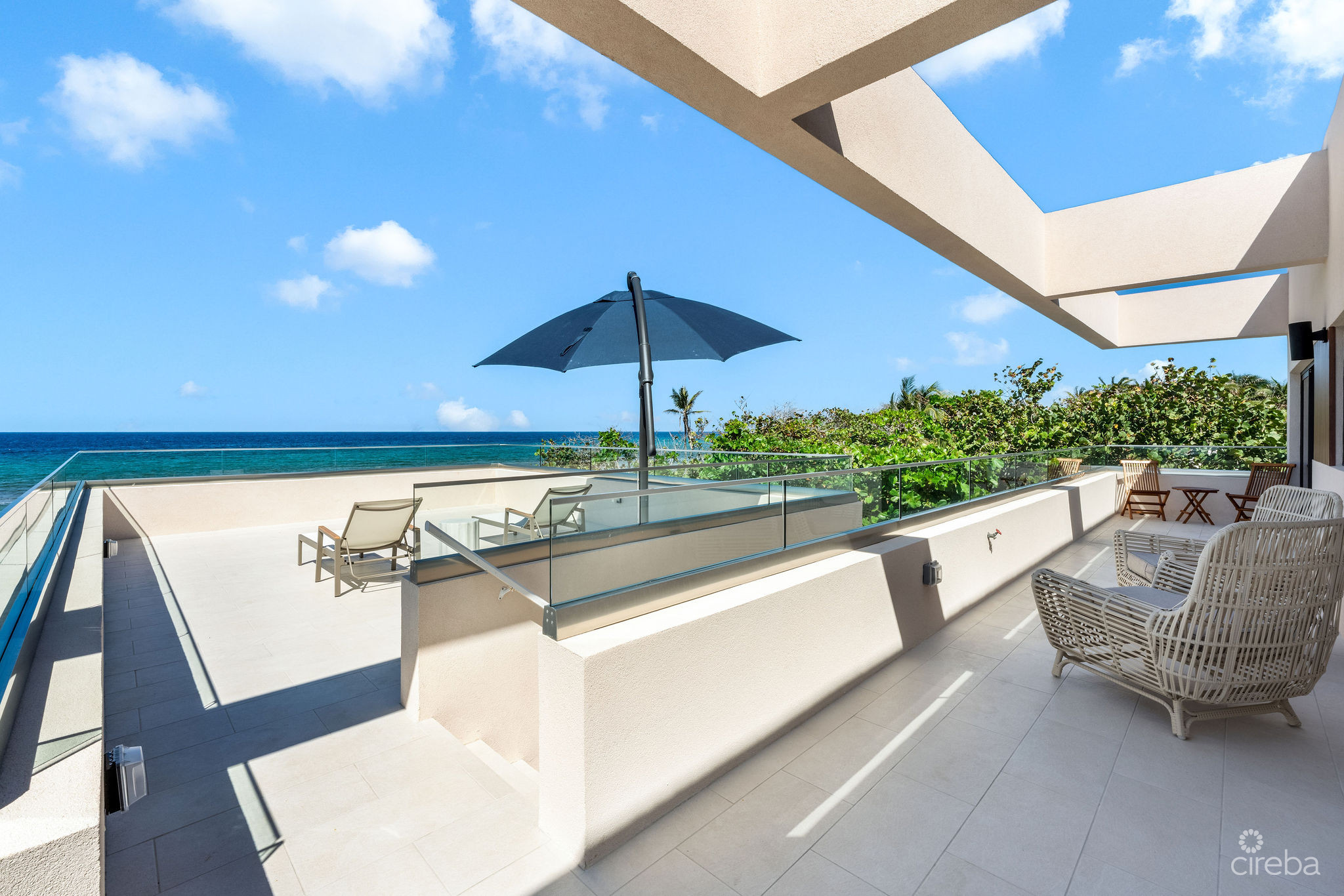 HALCYON POINT – EXPERIENCE  LUXURY FIRSTHAND