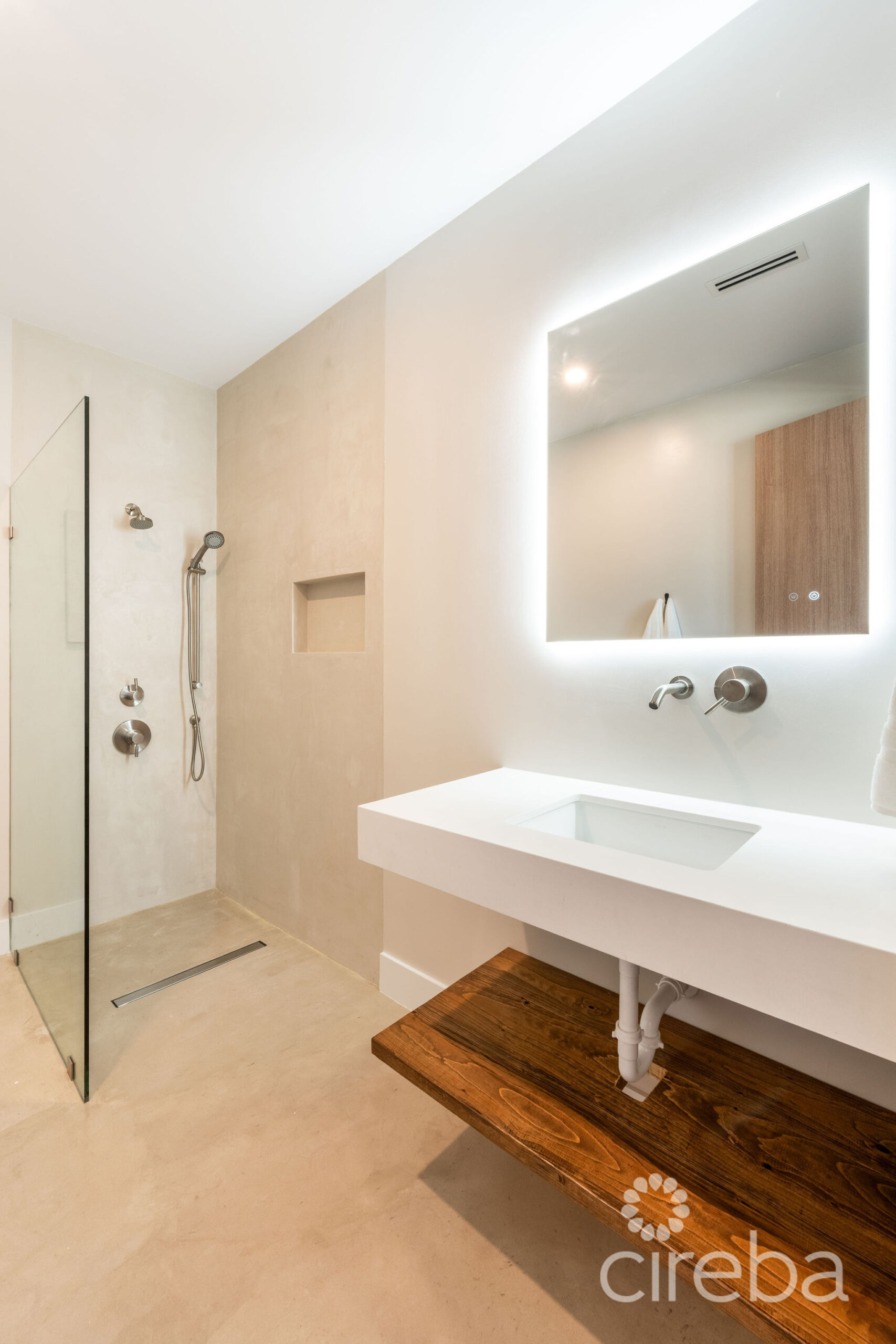 HALCYON POINT – EXPERIENCE  LUXURY FIRSTHAND