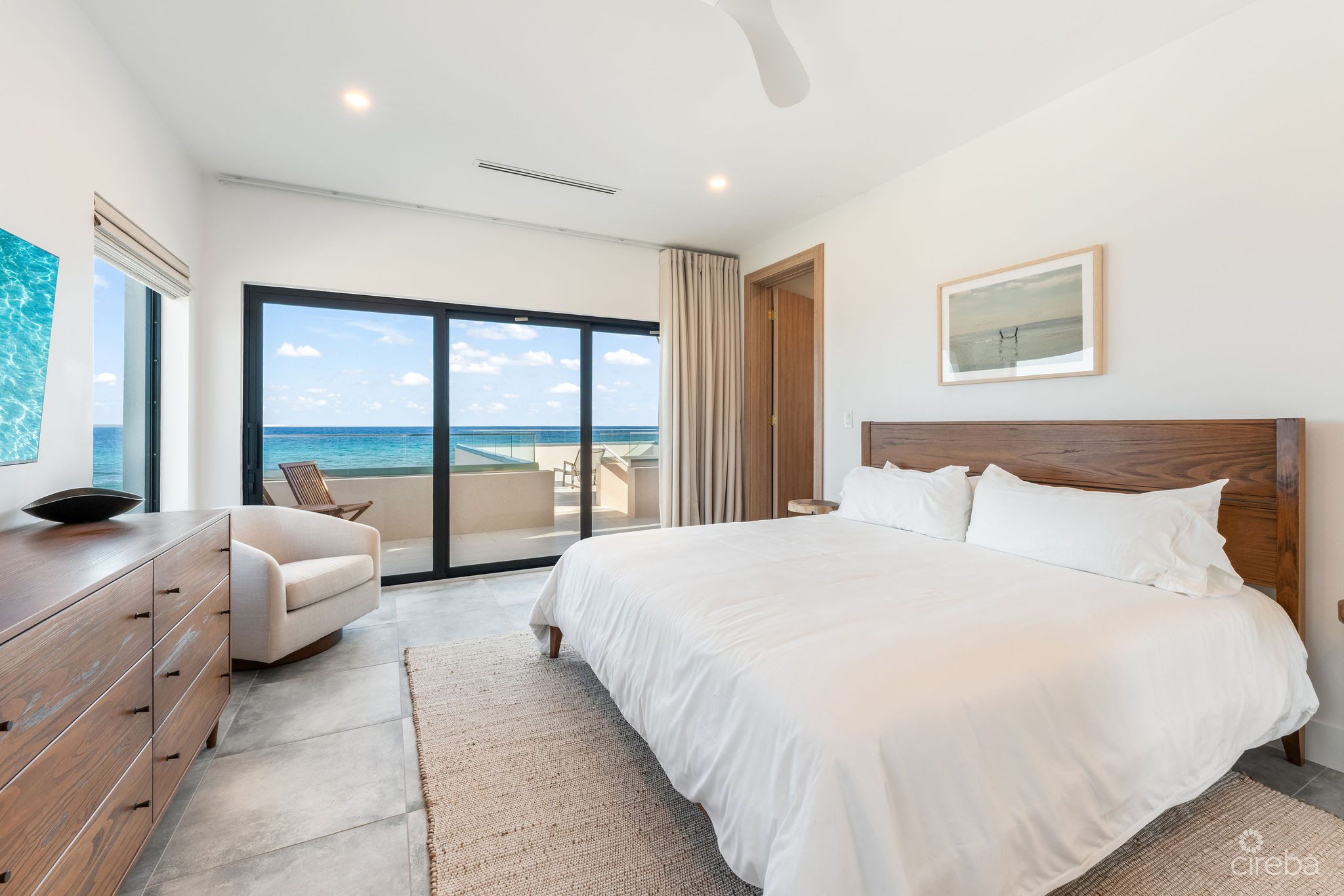 HALCYON POINT – EXPERIENCE  LUXURY FIRSTHAND