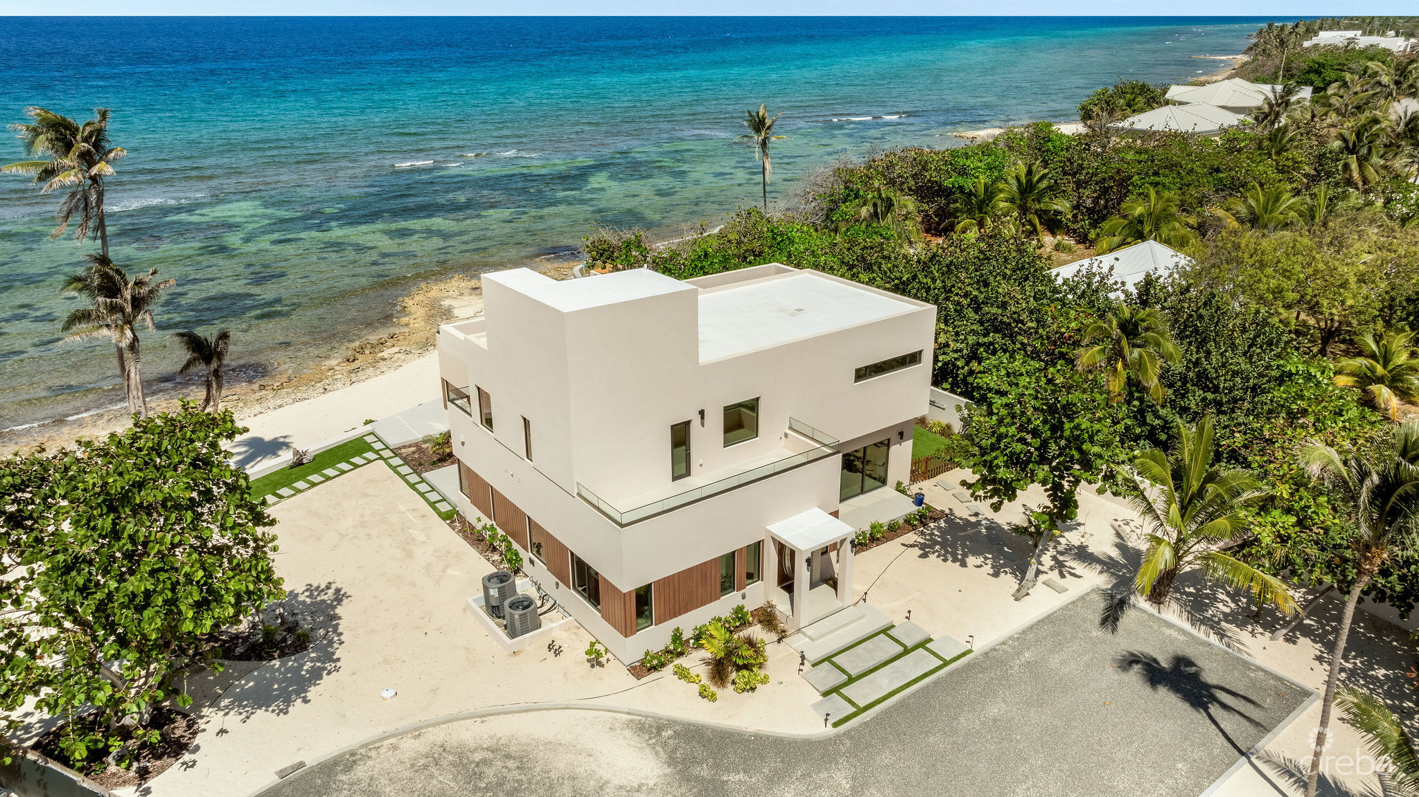 HALCYON POINT – EXPERIENCE  LUXURY FIRSTHAND