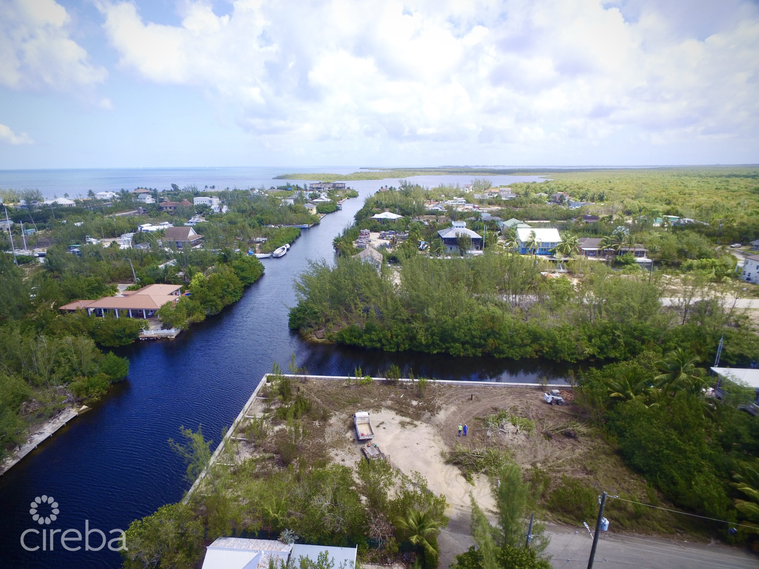 CANAL CORNER LOT – FILLED WITH SEAWALL