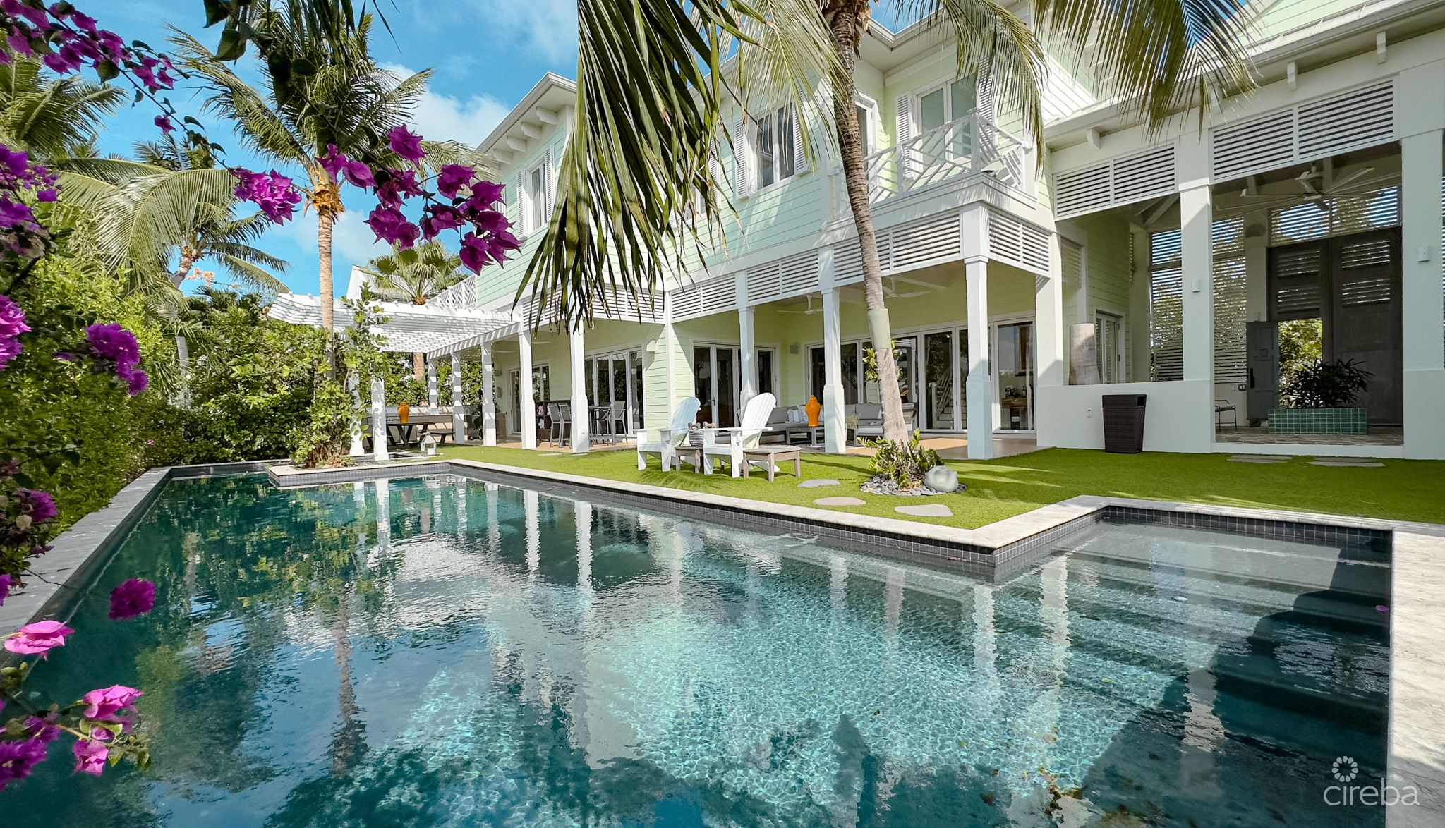 CASA BELLA – WATERFRONT RESIDENCE IN CRYSTAL HARBOUR