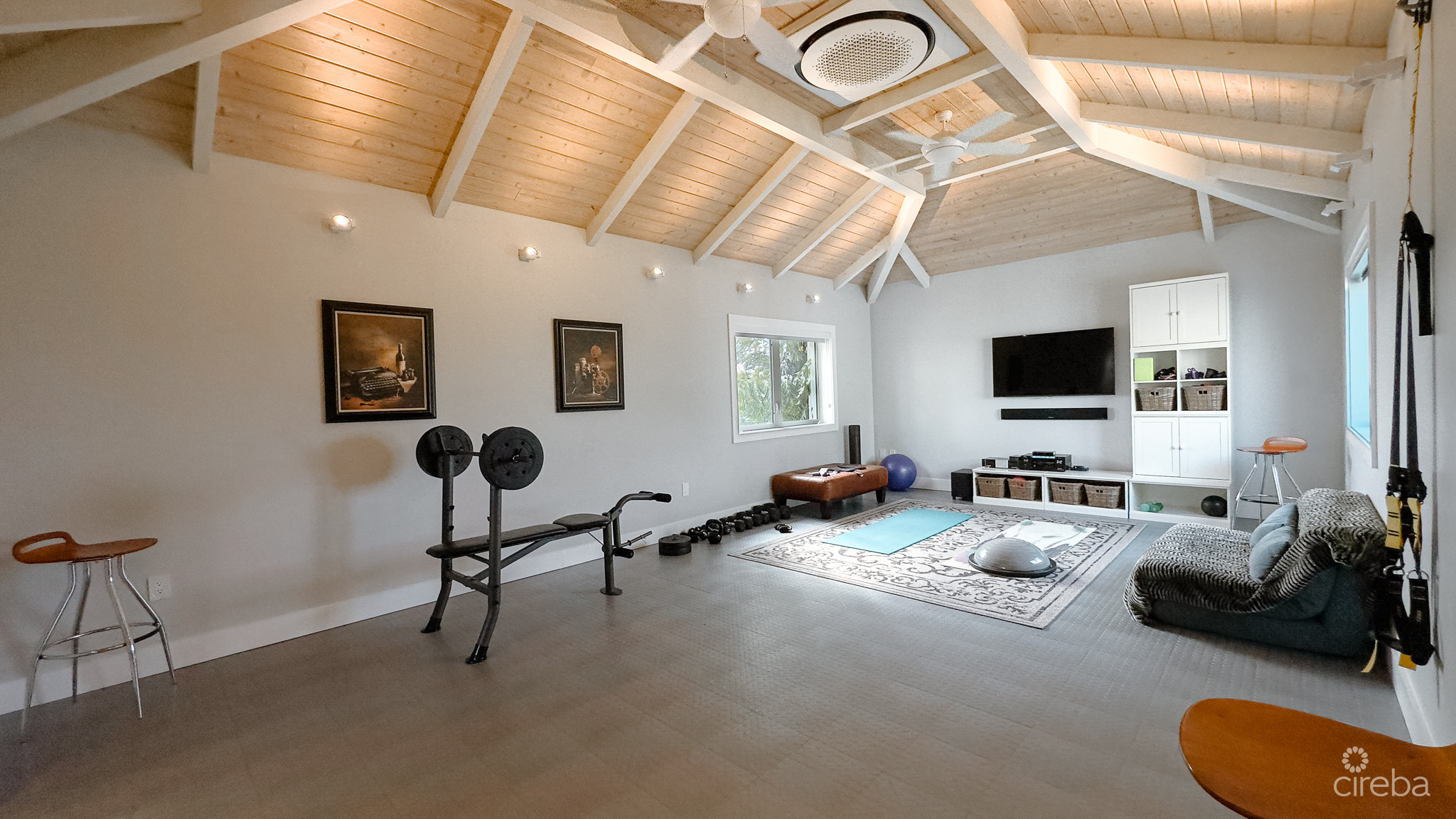 CASA BELLA – WATERFRONT RESIDENCE IN CRYSTAL HARBOUR