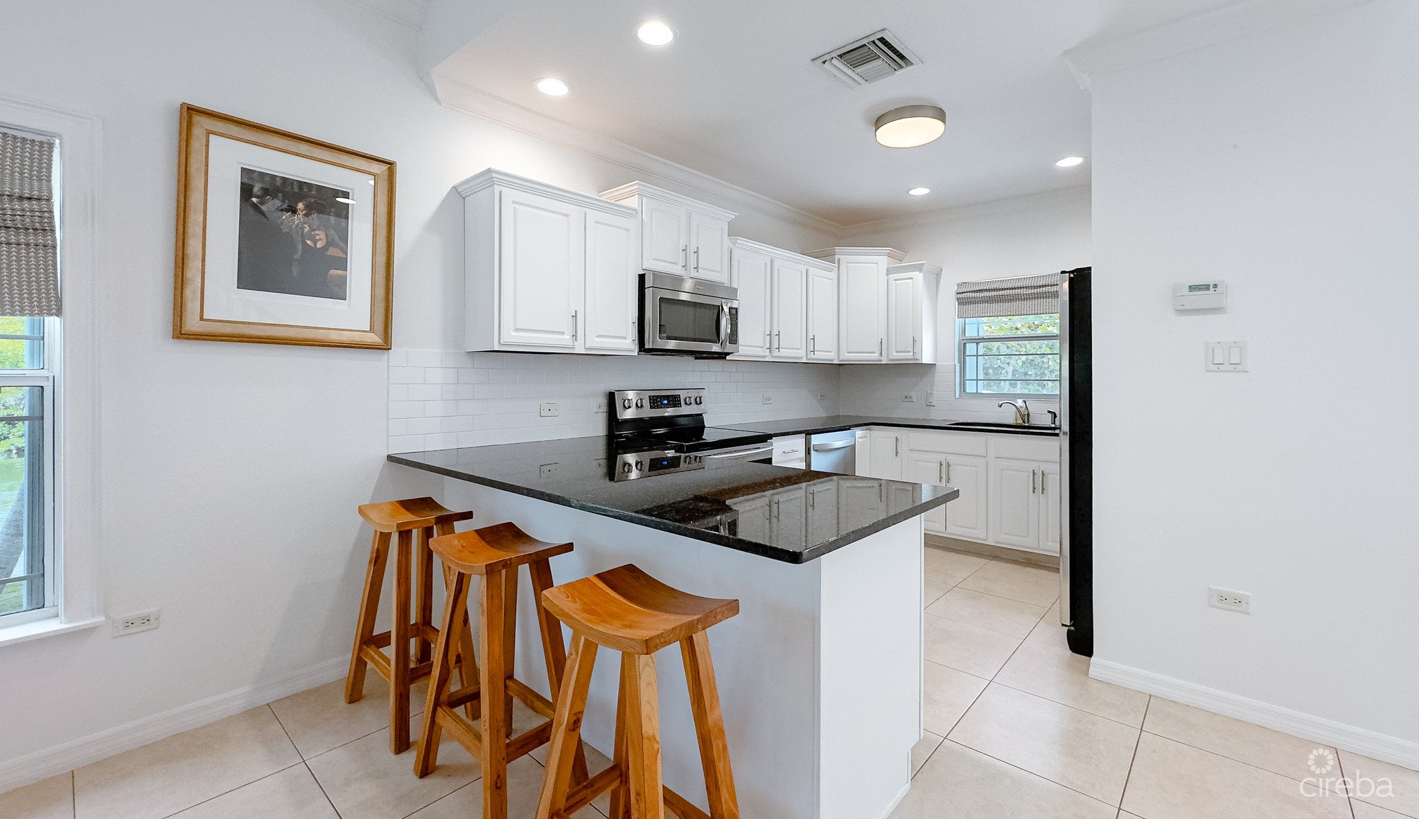 COASTAL ESCAPE WATERFRONT TOWNHOUSE