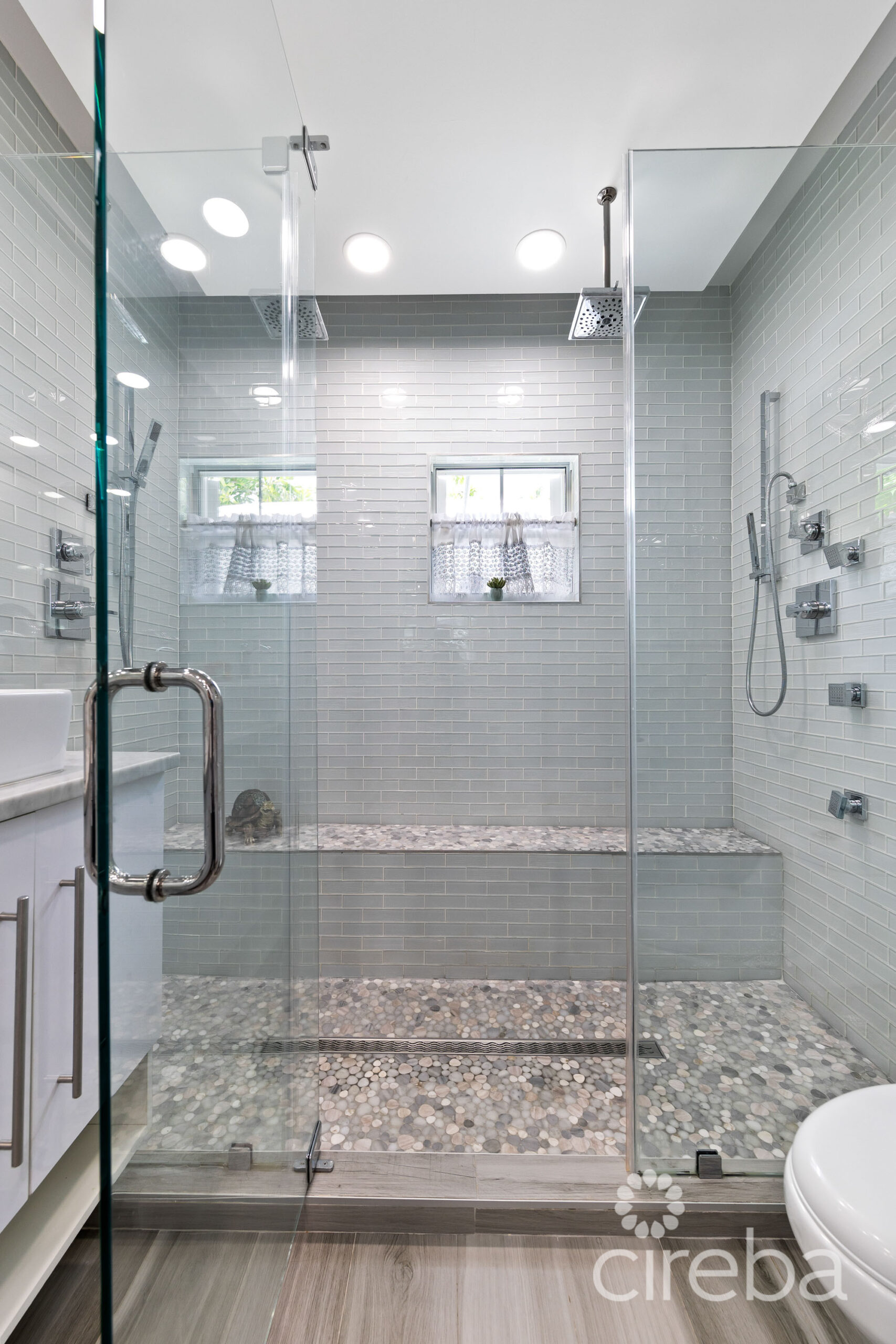 SINGLE FAMILY GEM IN NORTH SOUND ESTATES