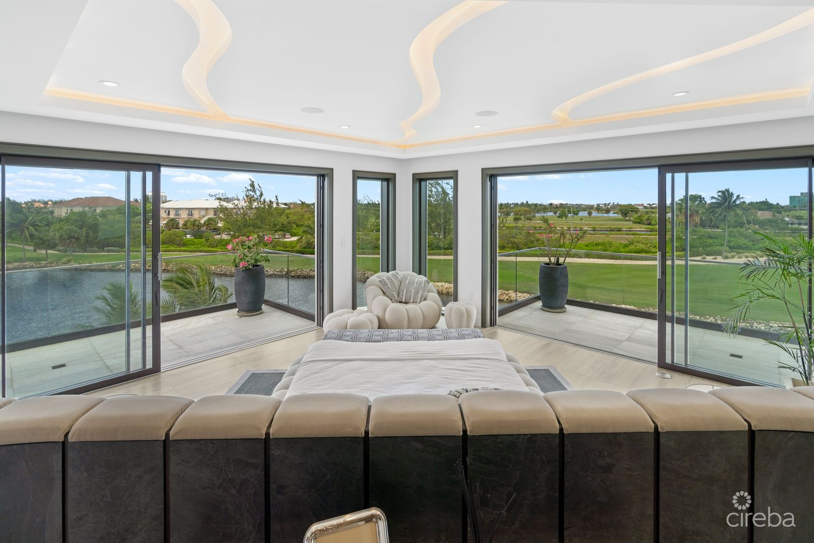 RITZ-CARLTON DECKHOUSE 9