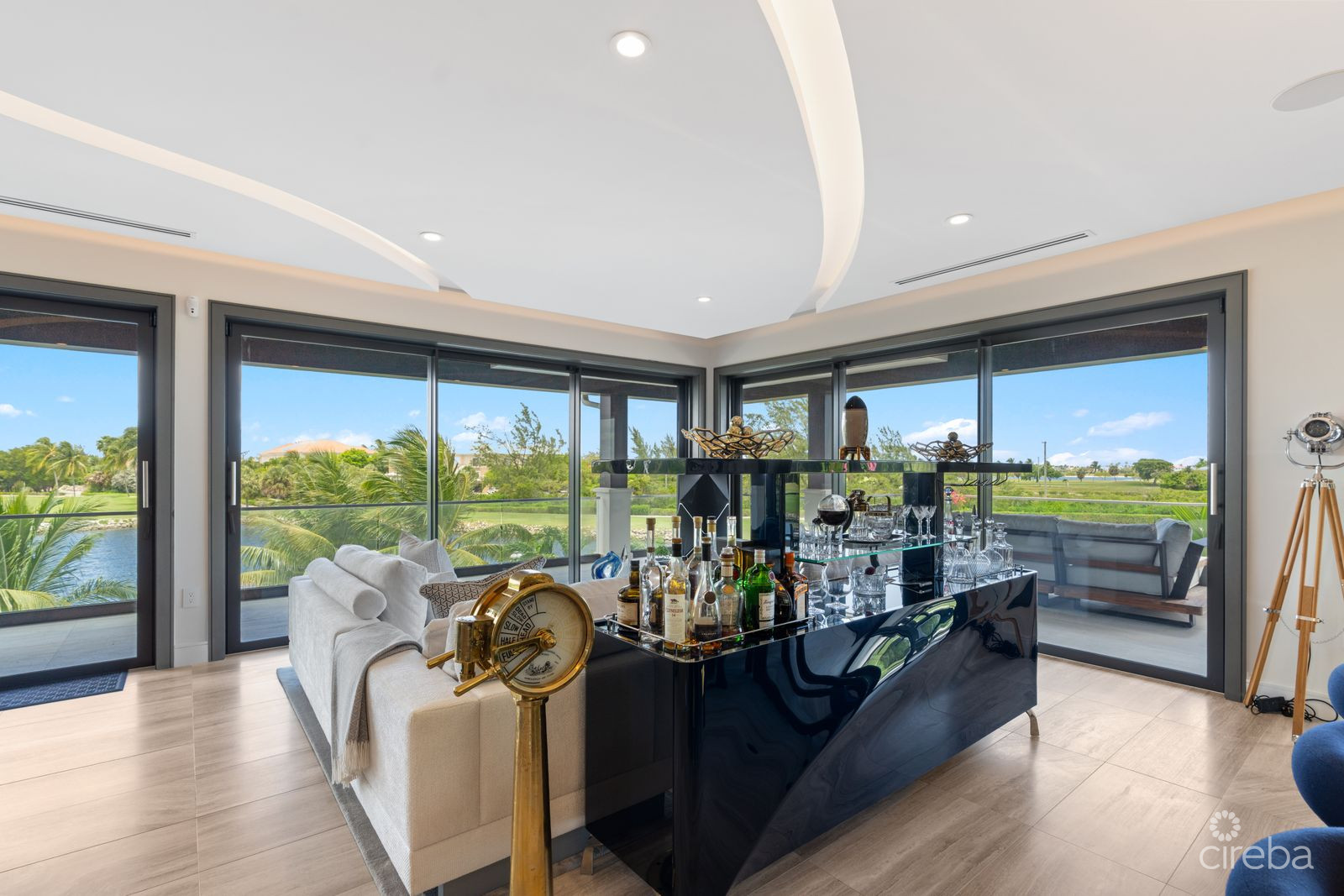 RITZ-CARLTON DECKHOUSE 9