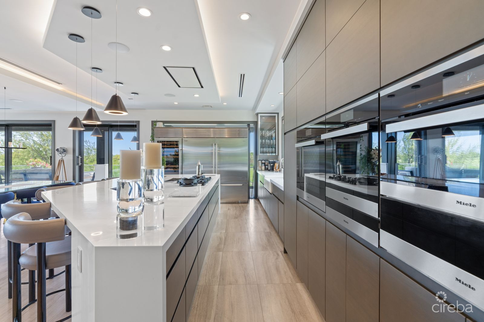 RITZ-CARLTON DECKHOUSE 9