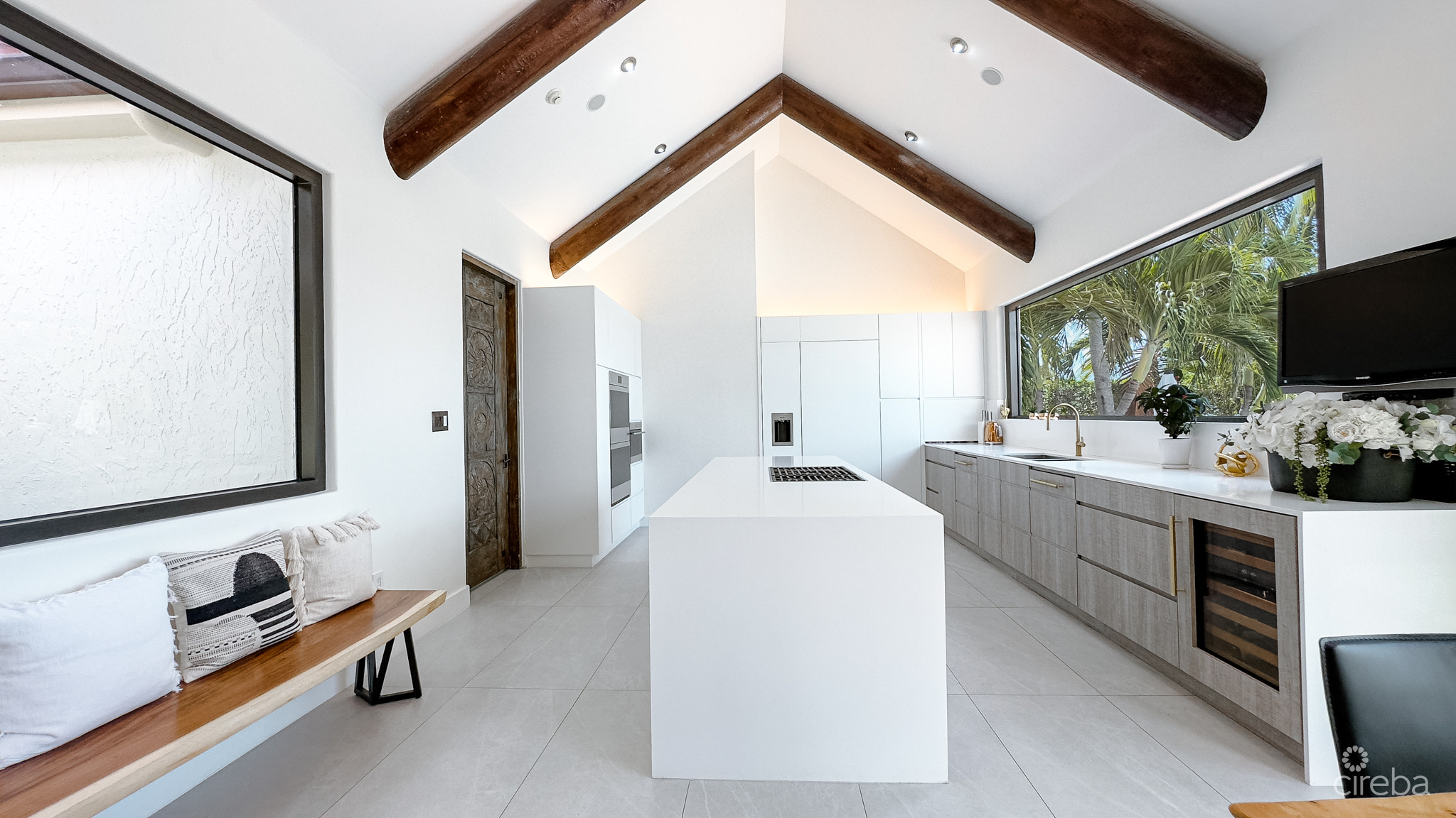 CRYSTAL HARBOUR – OCEAN FRONT HOME