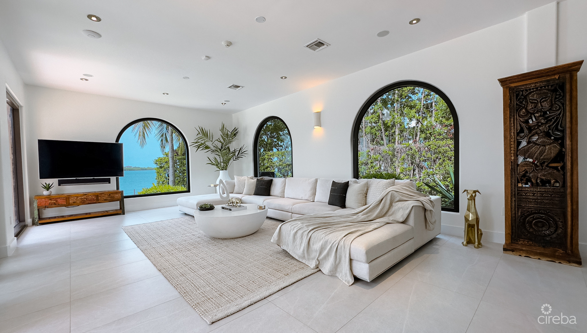 CRYSTAL HARBOUR – OCEAN FRONT HOME