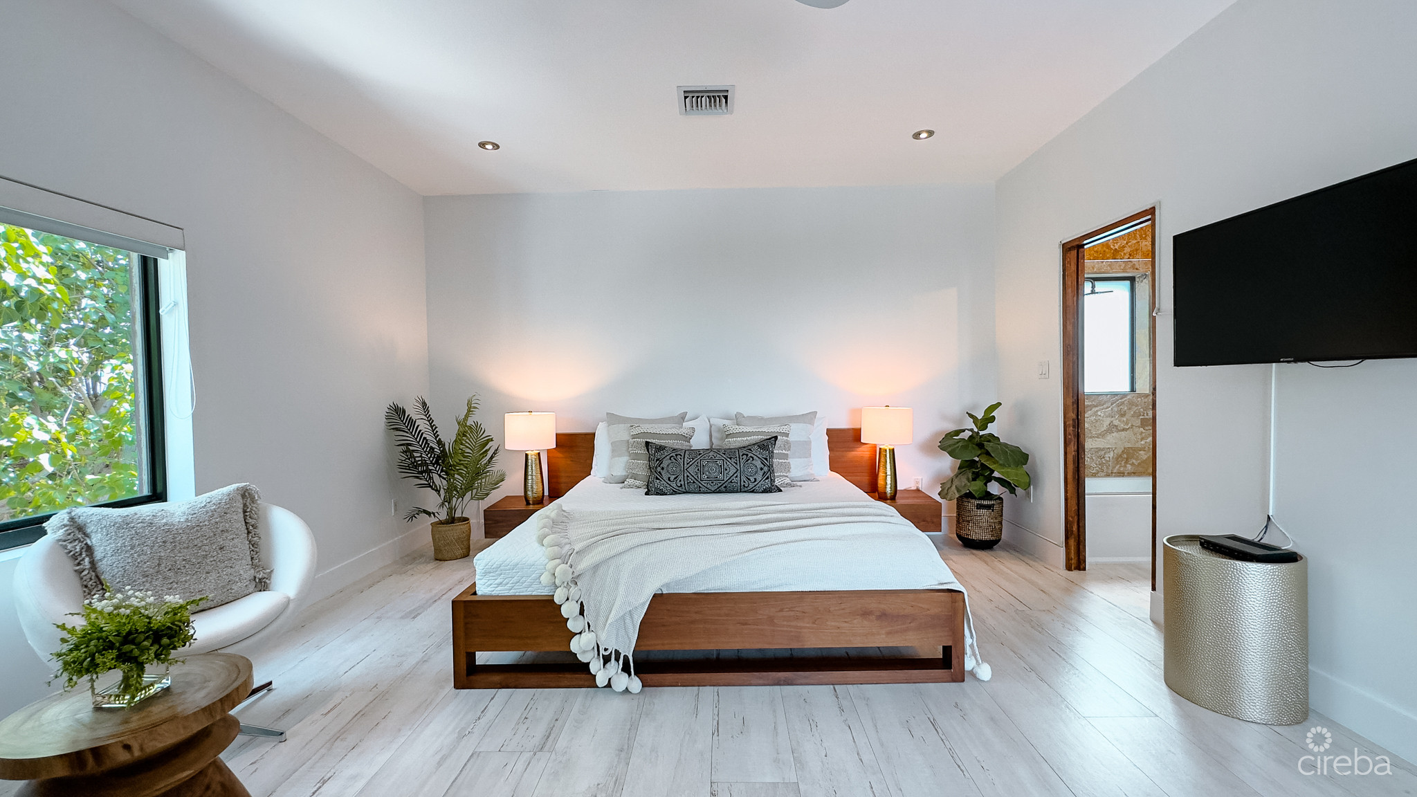 CRYSTAL HARBOUR – OCEAN FRONT HOME