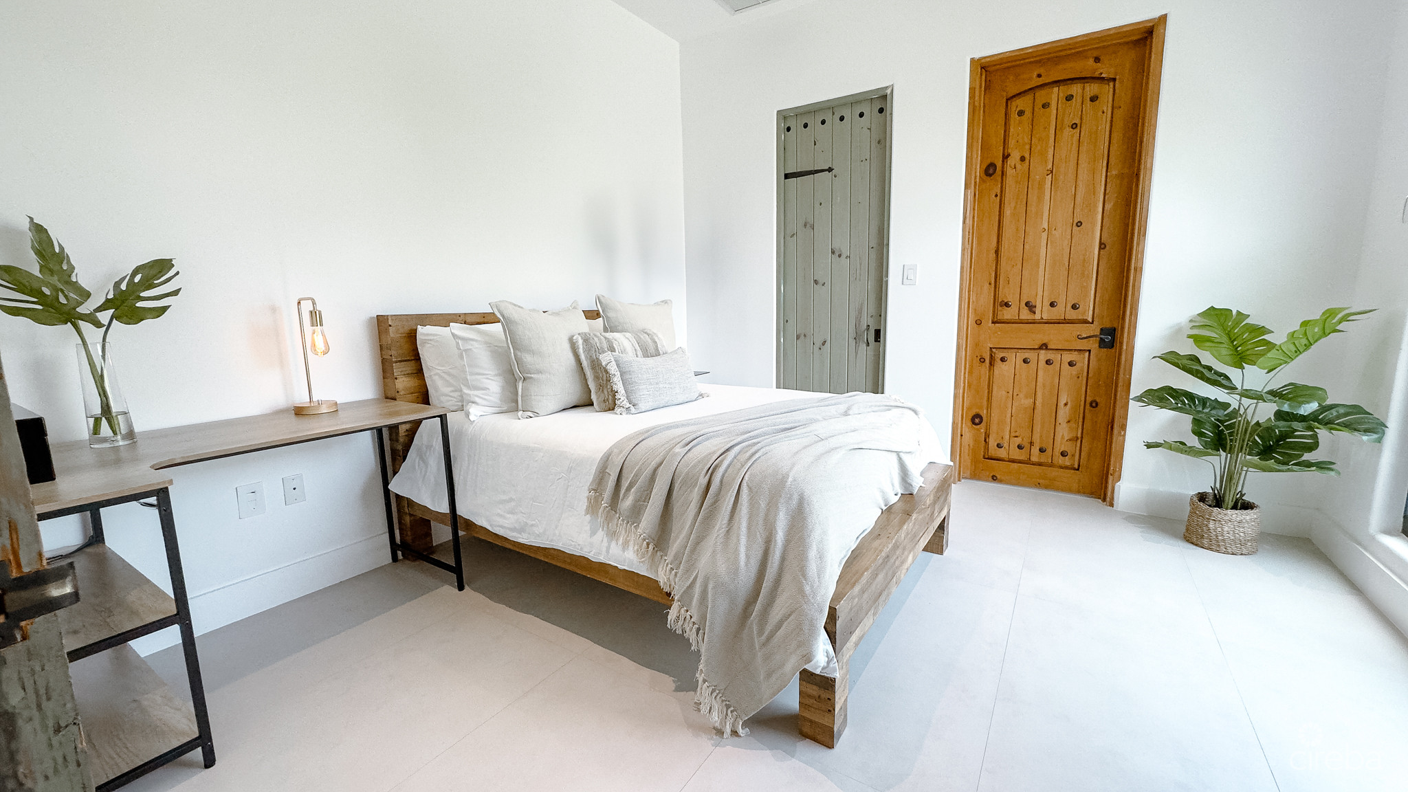 CRYSTAL HARBOUR – OCEAN FRONT HOME