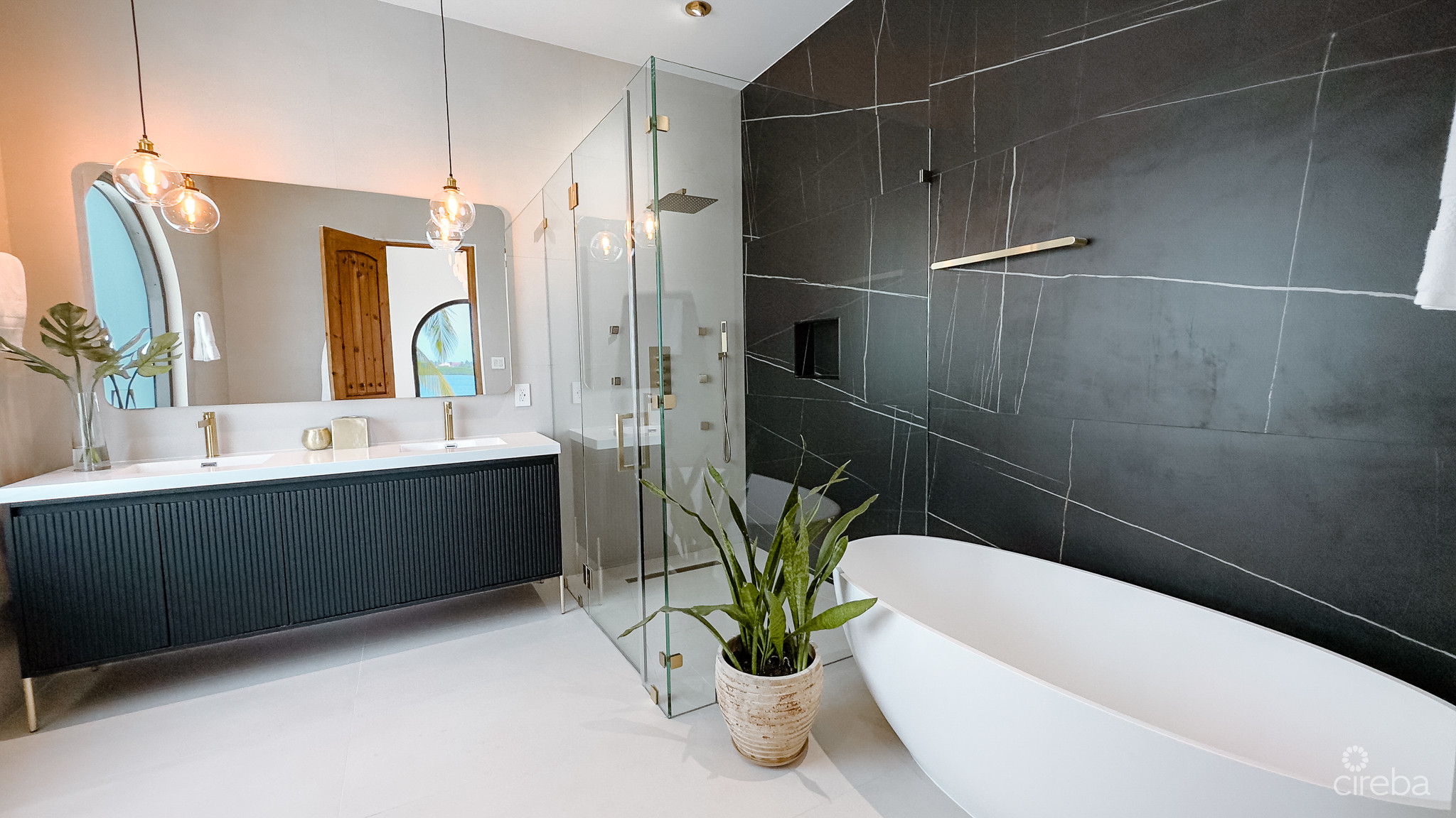 CRYSTAL HARBOUR – OCEAN FRONT HOME