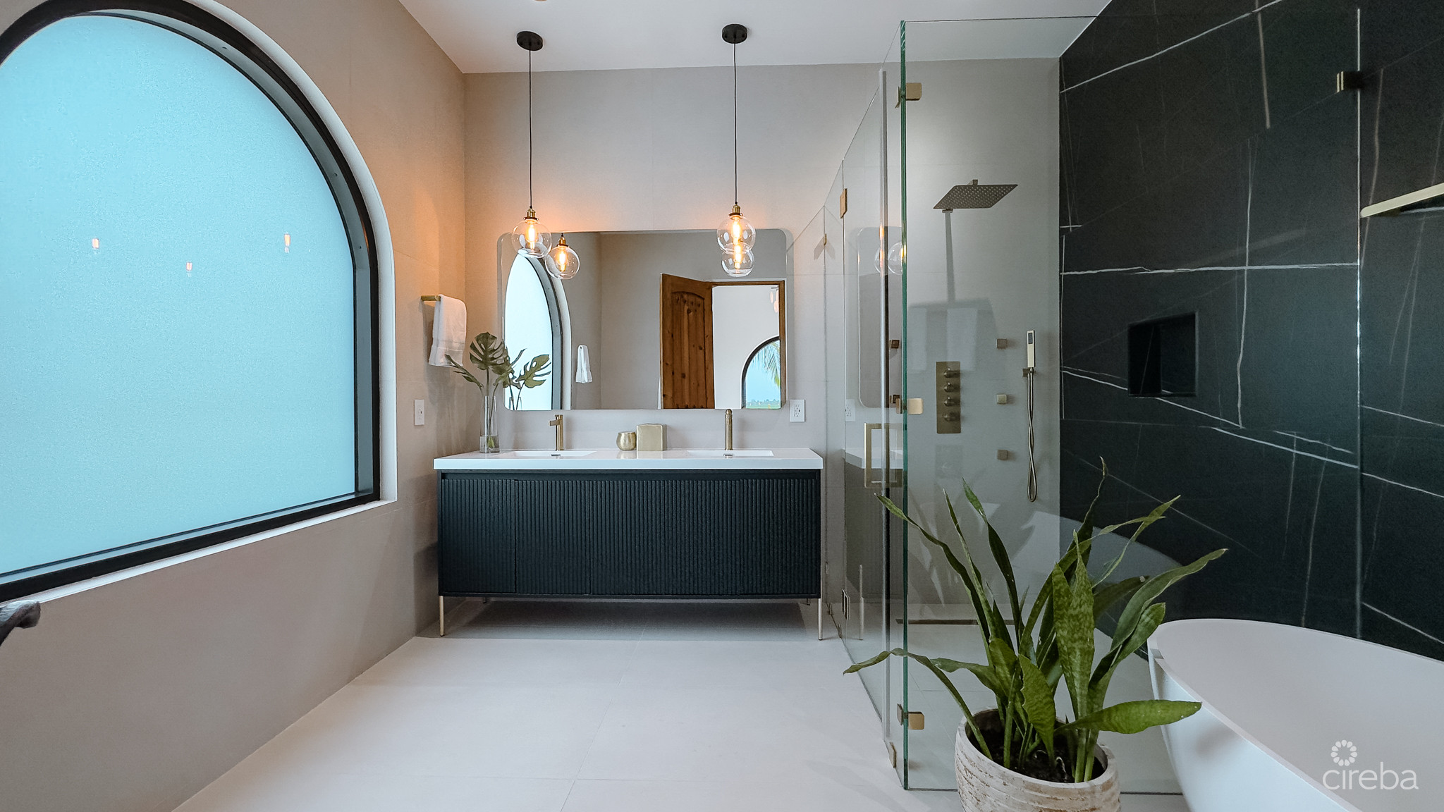 CRYSTAL HARBOUR – OCEAN FRONT HOME