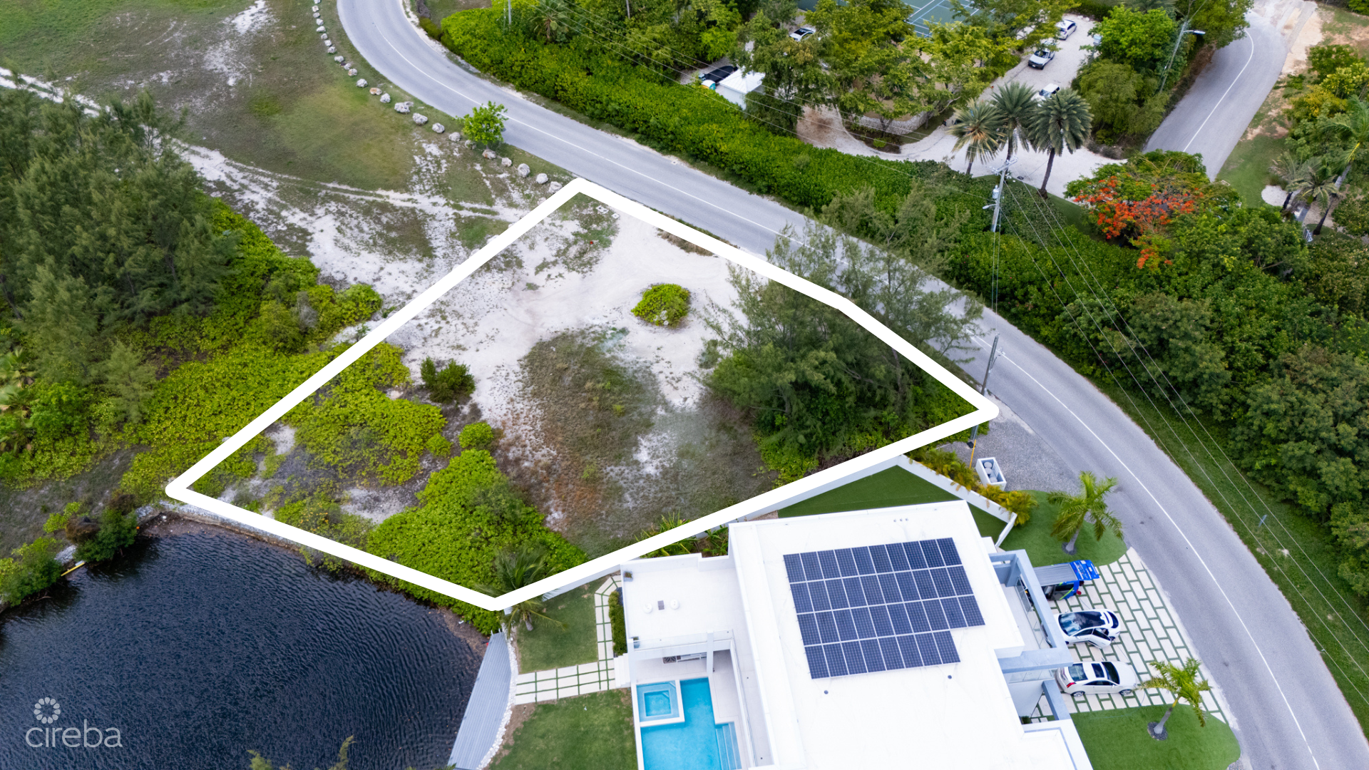 YACHT CLUB CANAL FRONT PARCEL