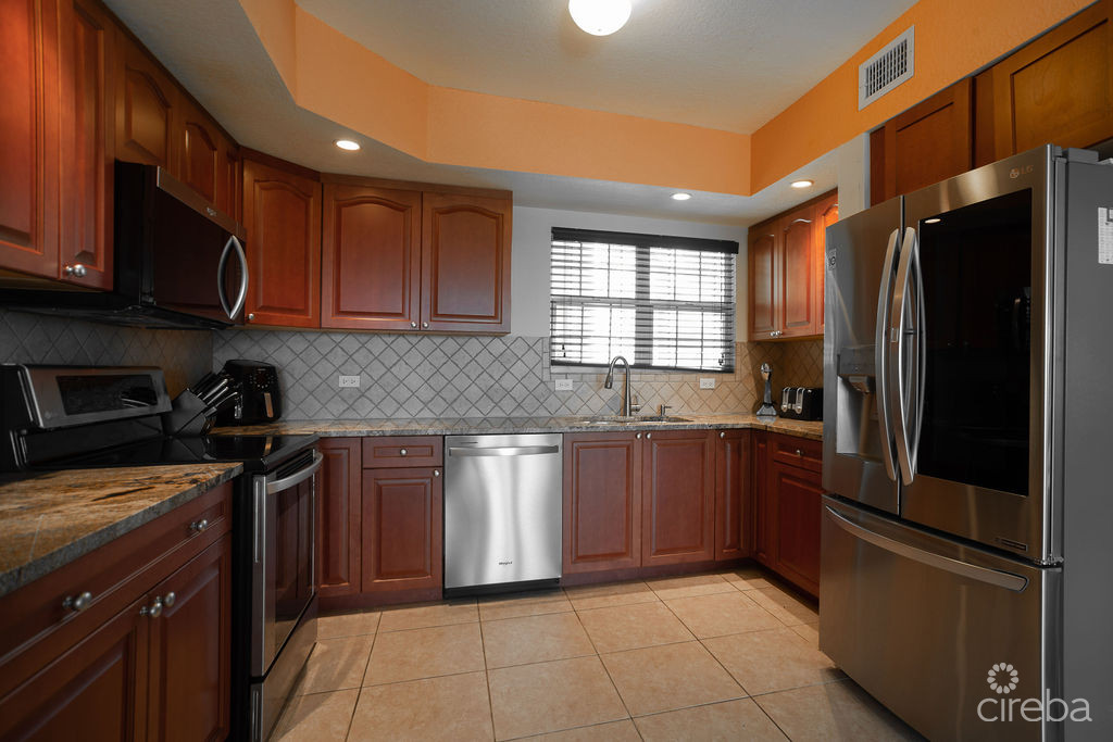 OCEAN CLUB – OCEAN FRONT CONDO WITH EXTRAORDINARY VIEWS