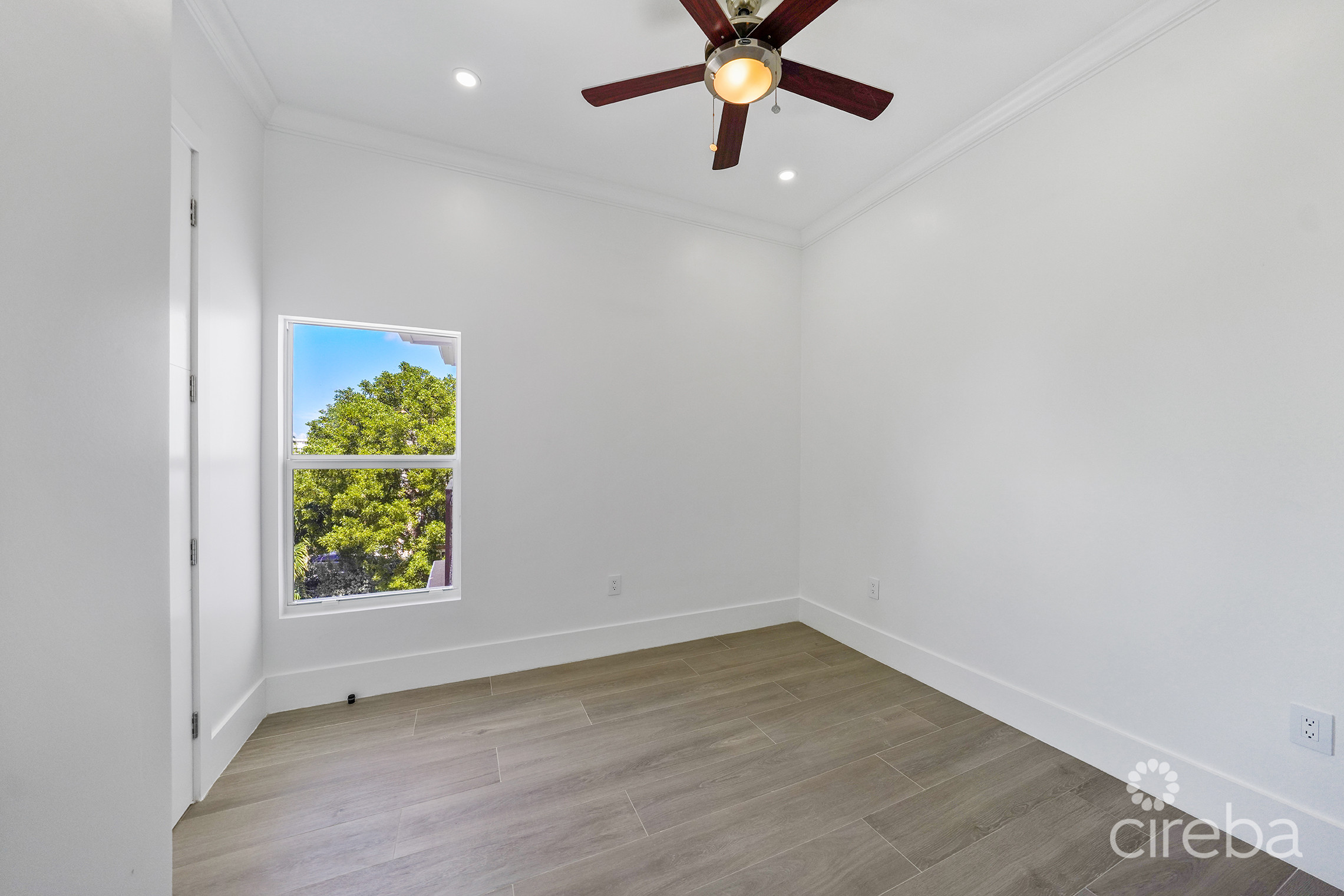 TURNBERRY  EAST #3 , CRYSTAL HARBOUR